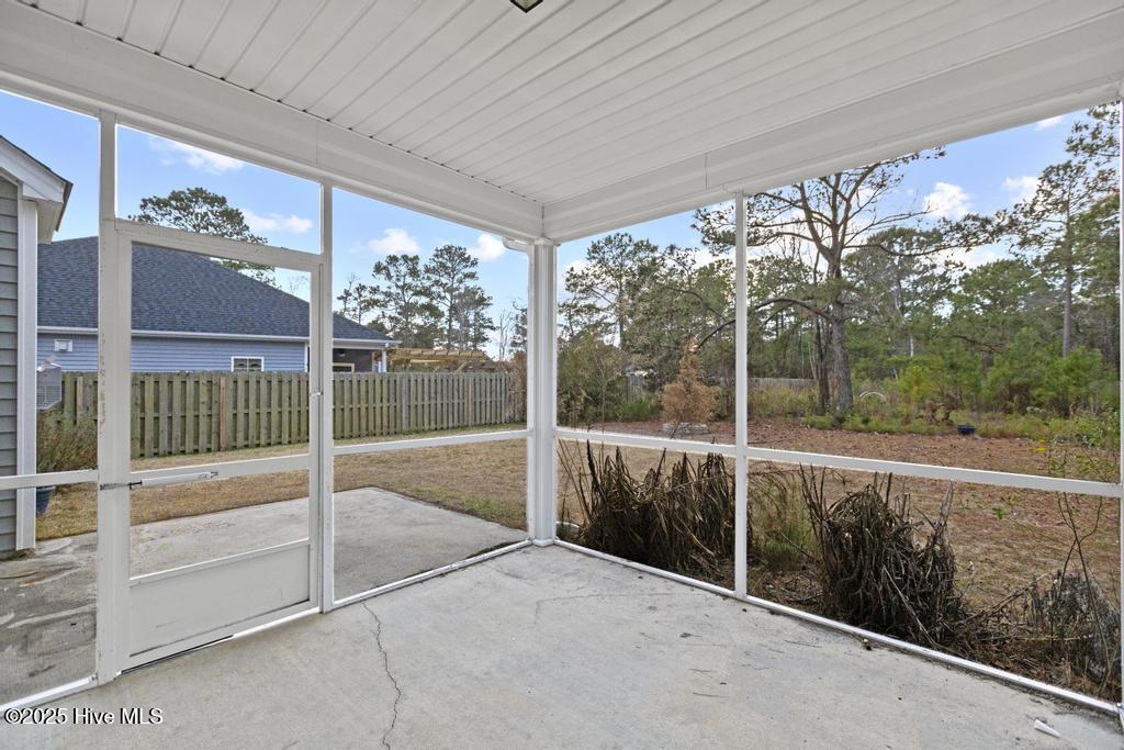 100553771 | Photo 23