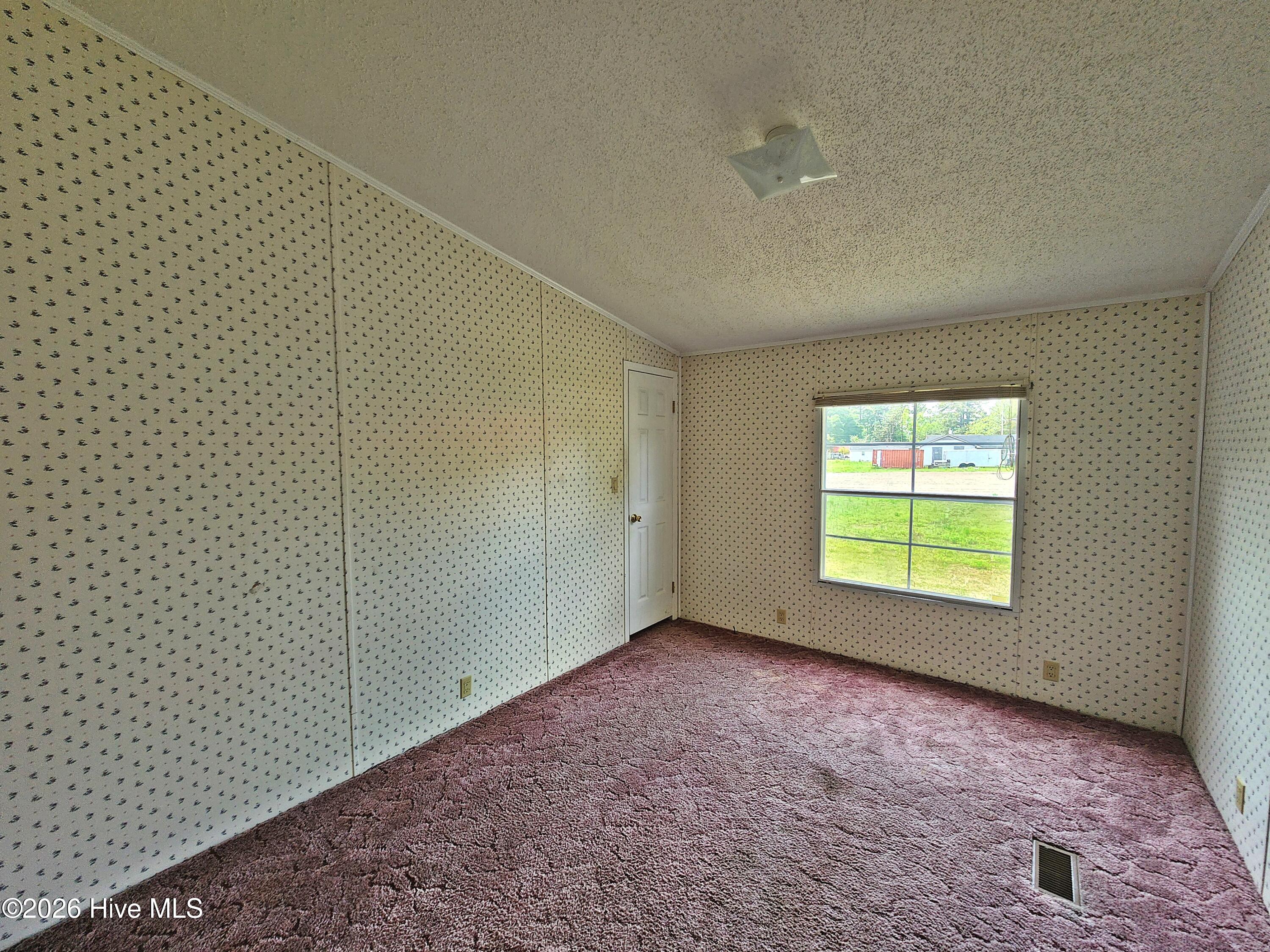 100566960 | Photo 10