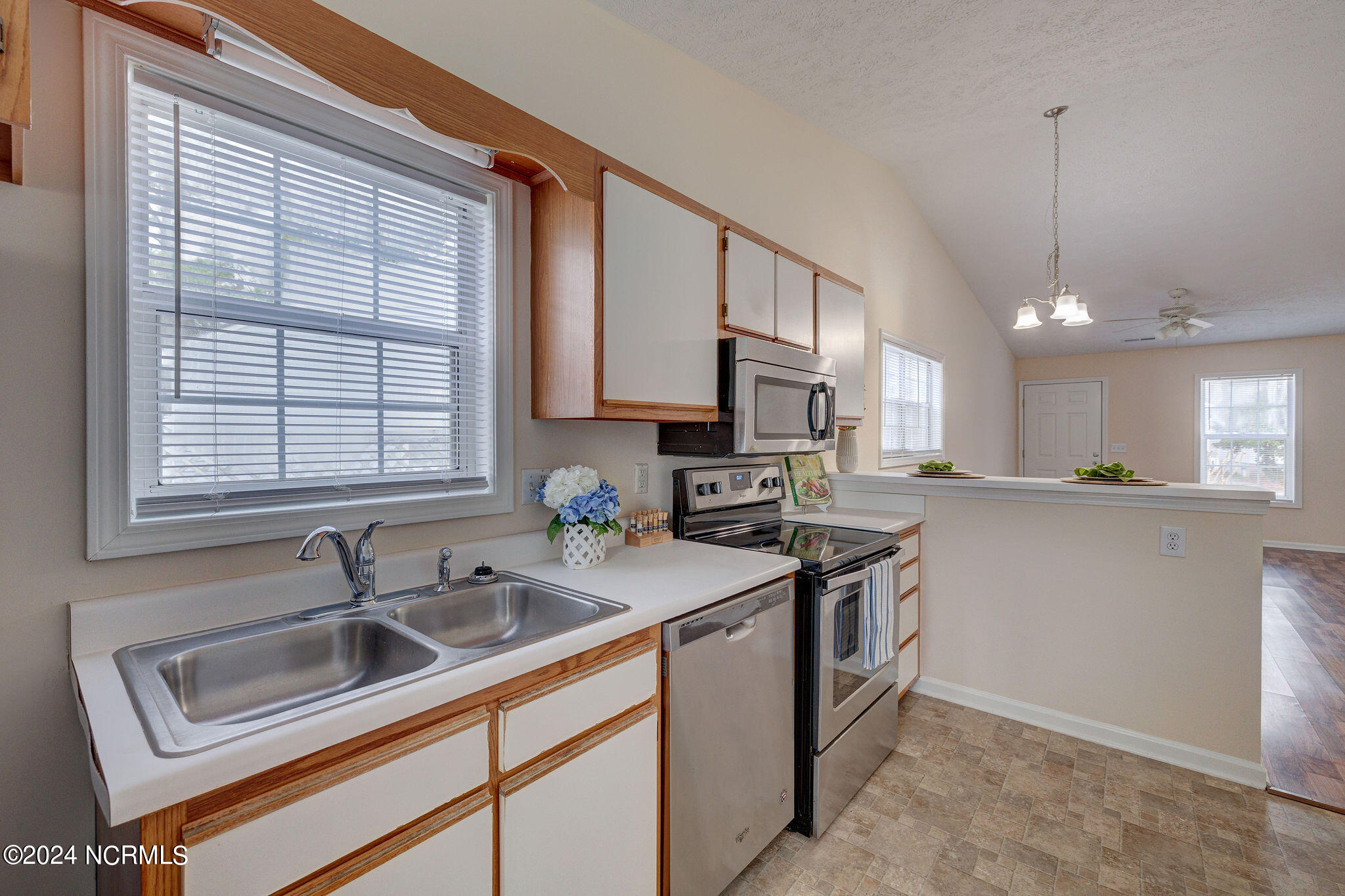 100555871 | Photo 20