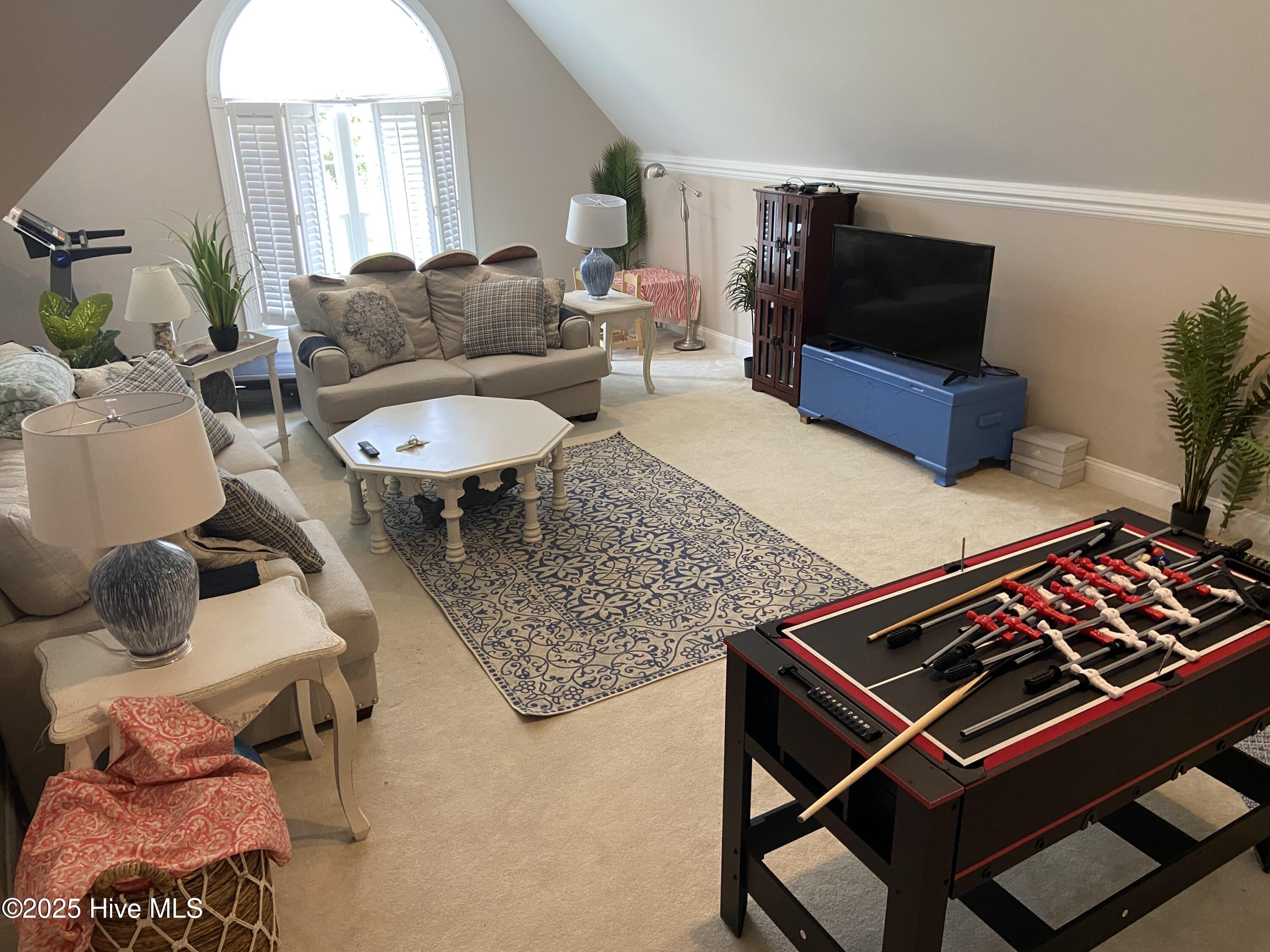 100528608 | Photo 32