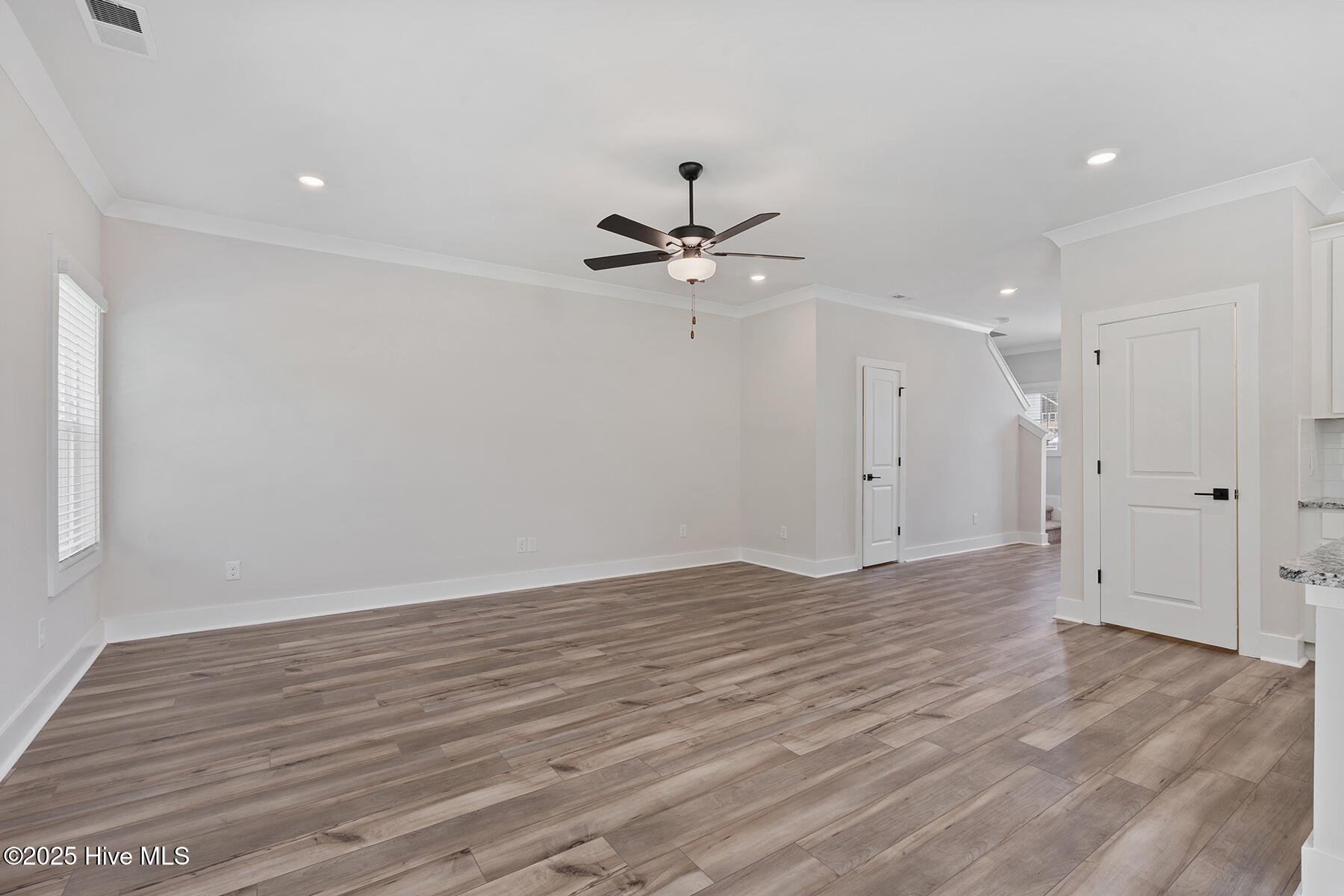 100555503 | Photo 19