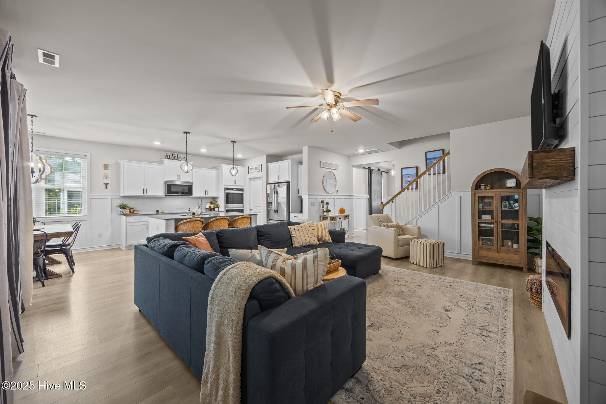 100535538 | Photo 10