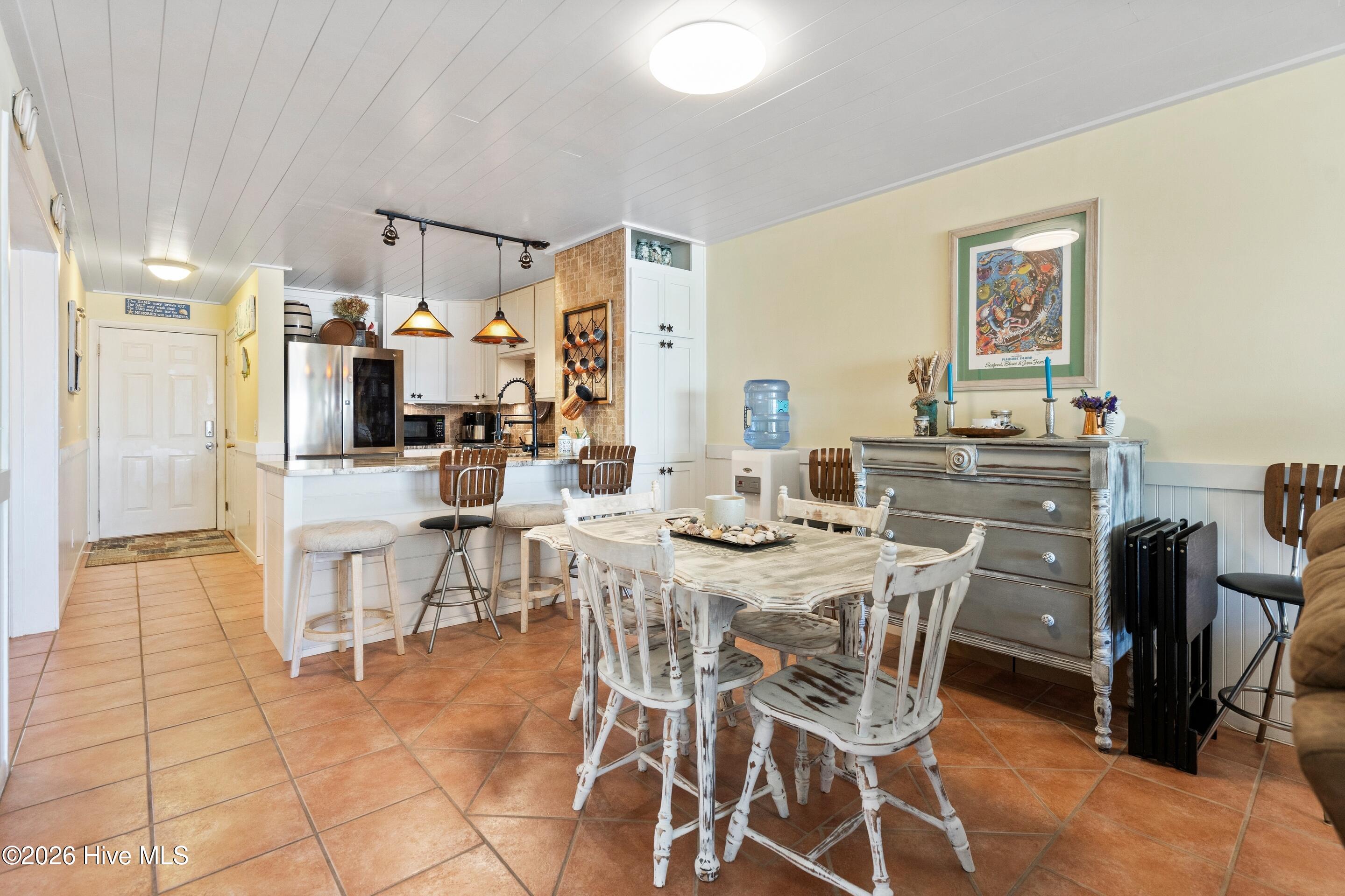 100549000 | Photo 16