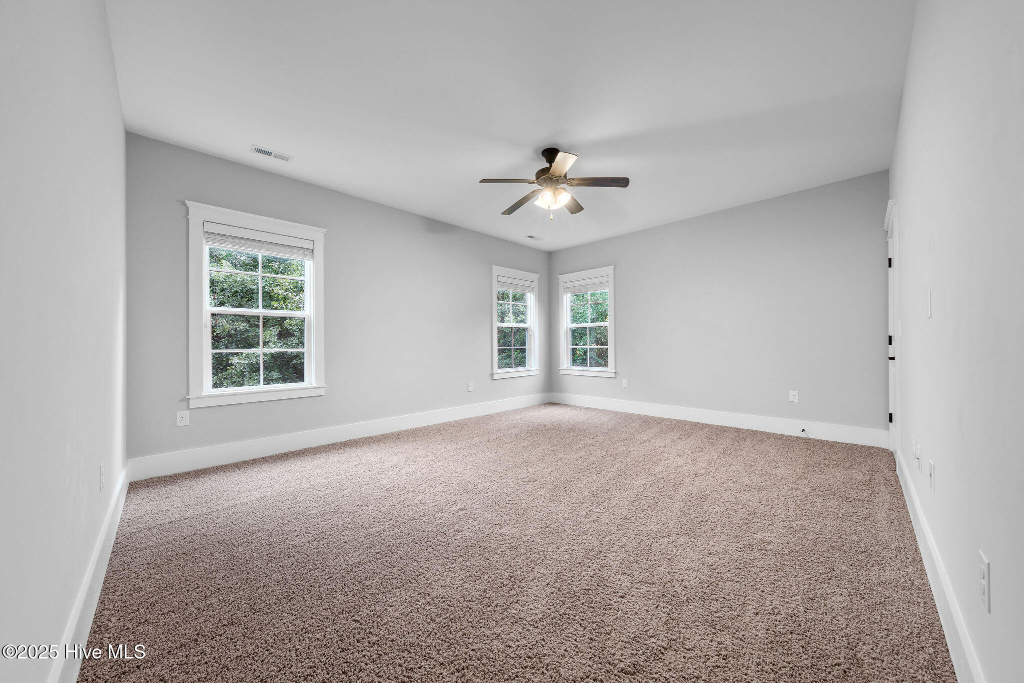 100536544 | Photo 65