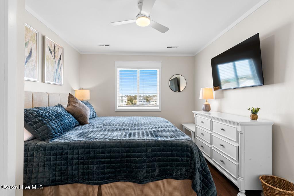 100556593 | Photo 36