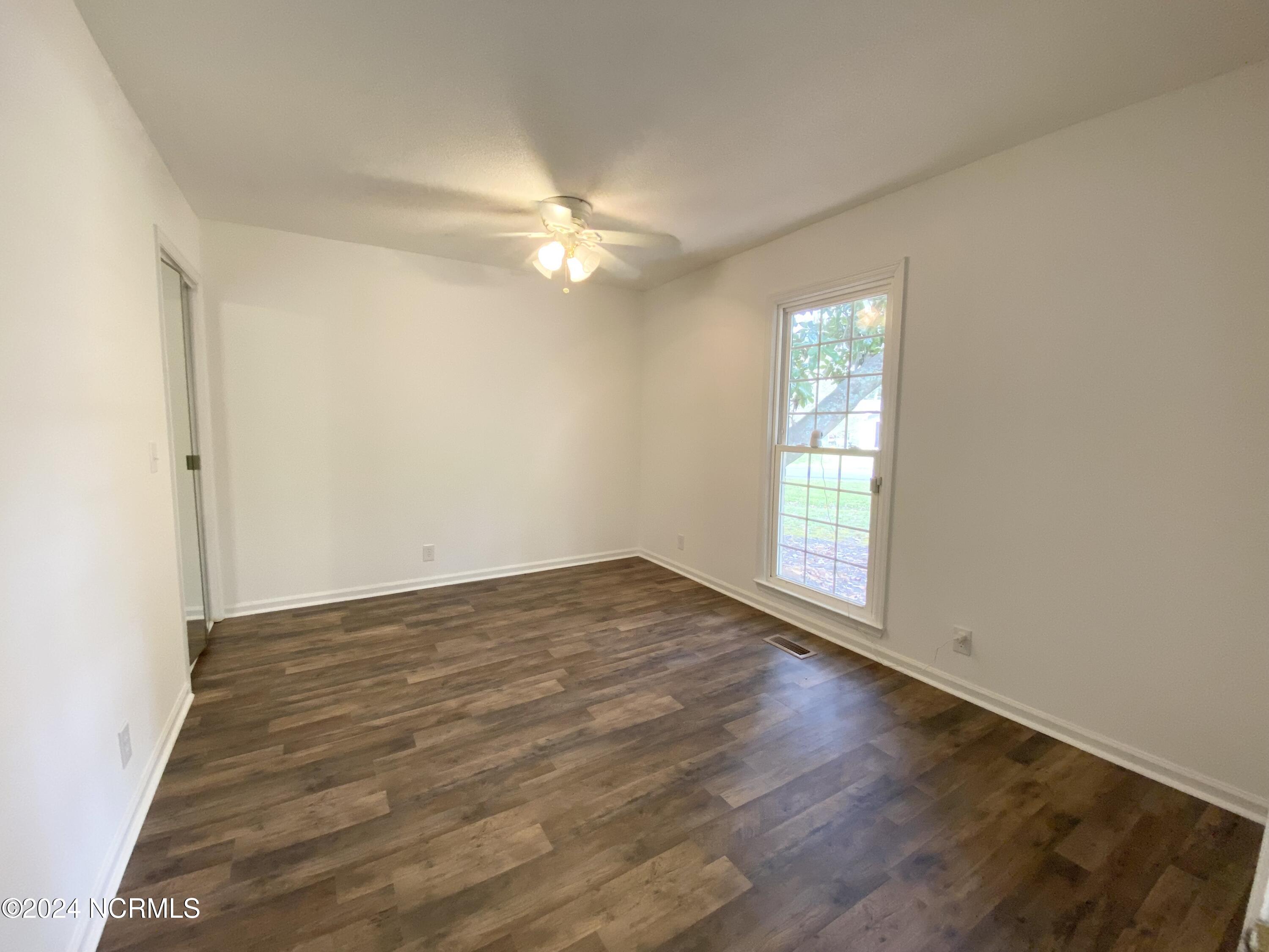 100547218 | Photo 14