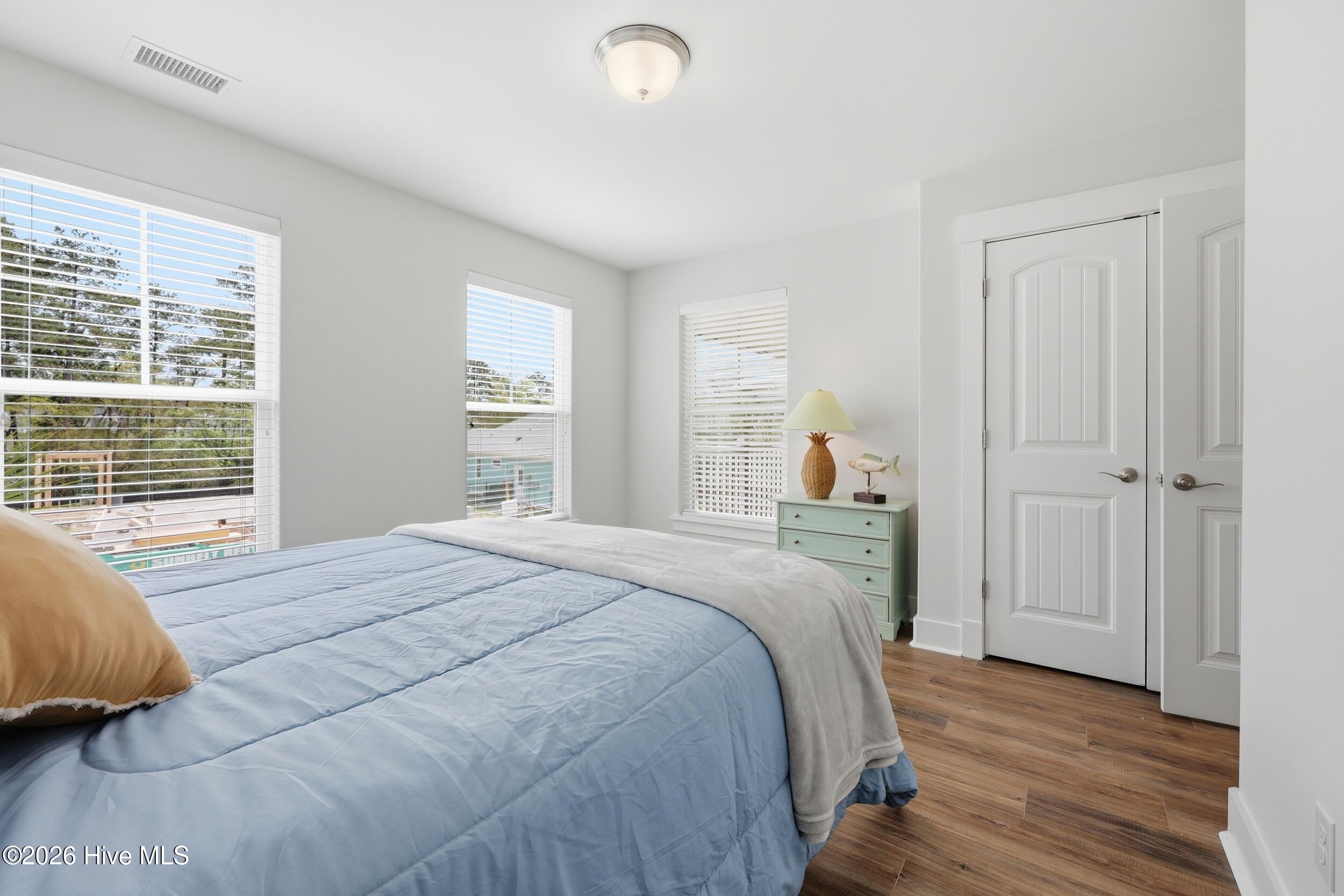 100564588 | Photo 19