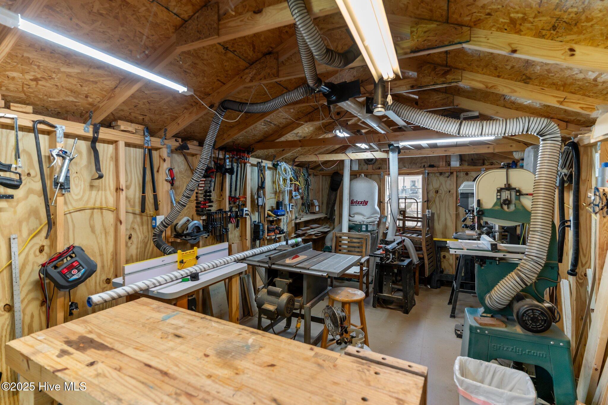 100509442 | Photo 42