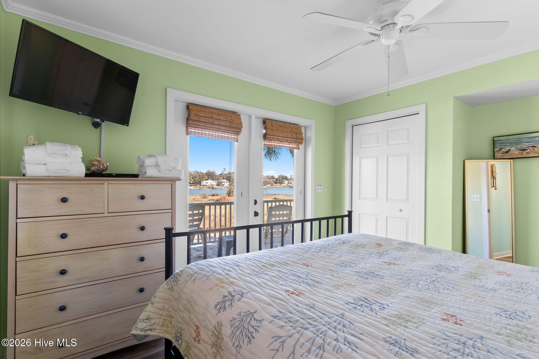 100557259 | Photo 34