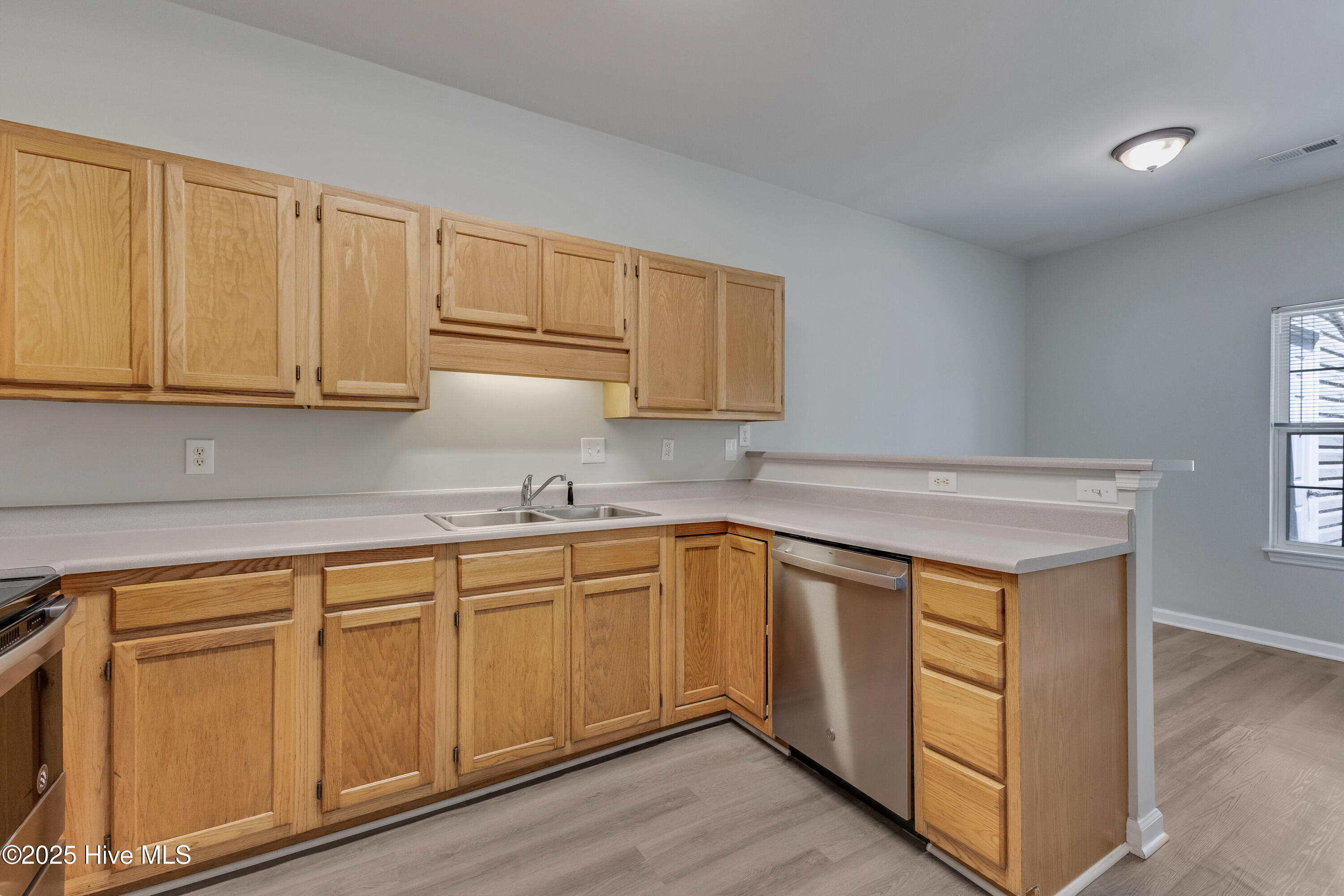 100514593 | Photo 14