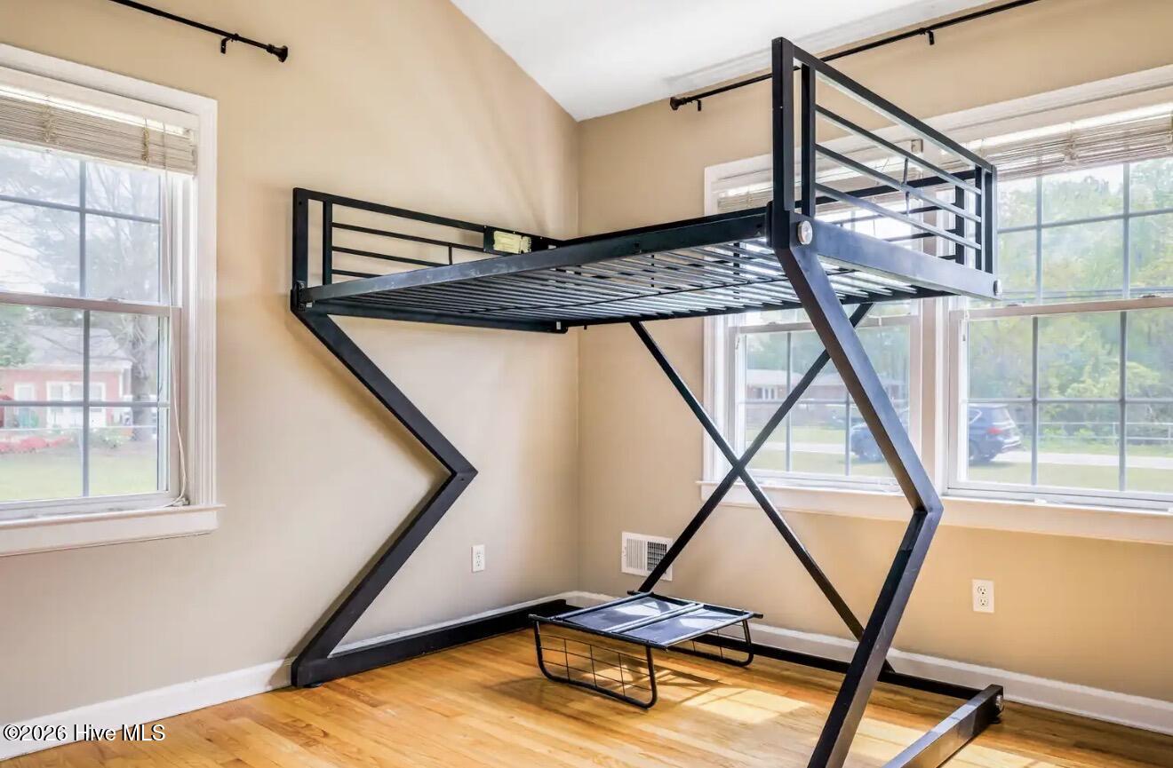 100564742 | Photo 28