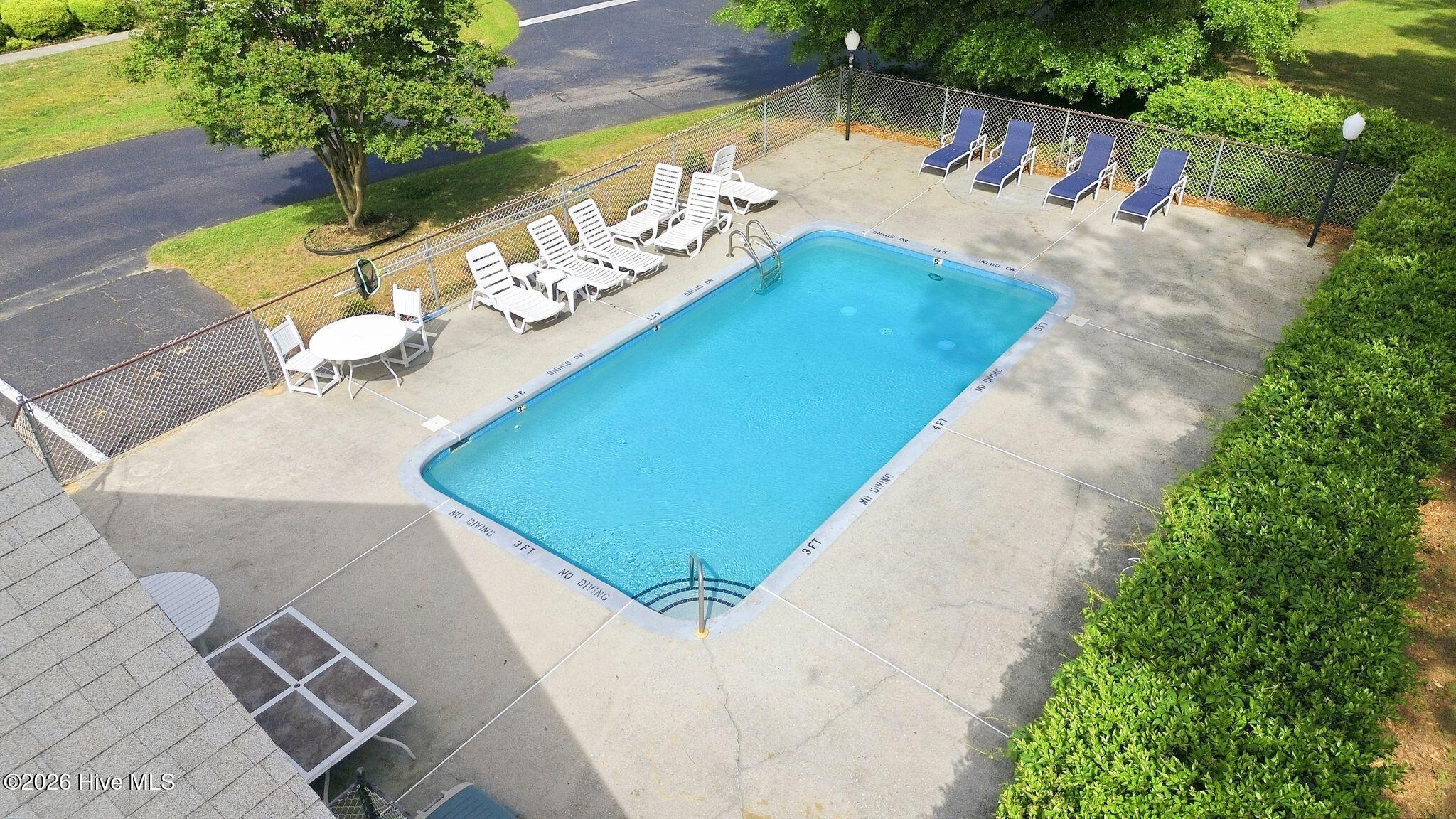 100567371 | Photo 70