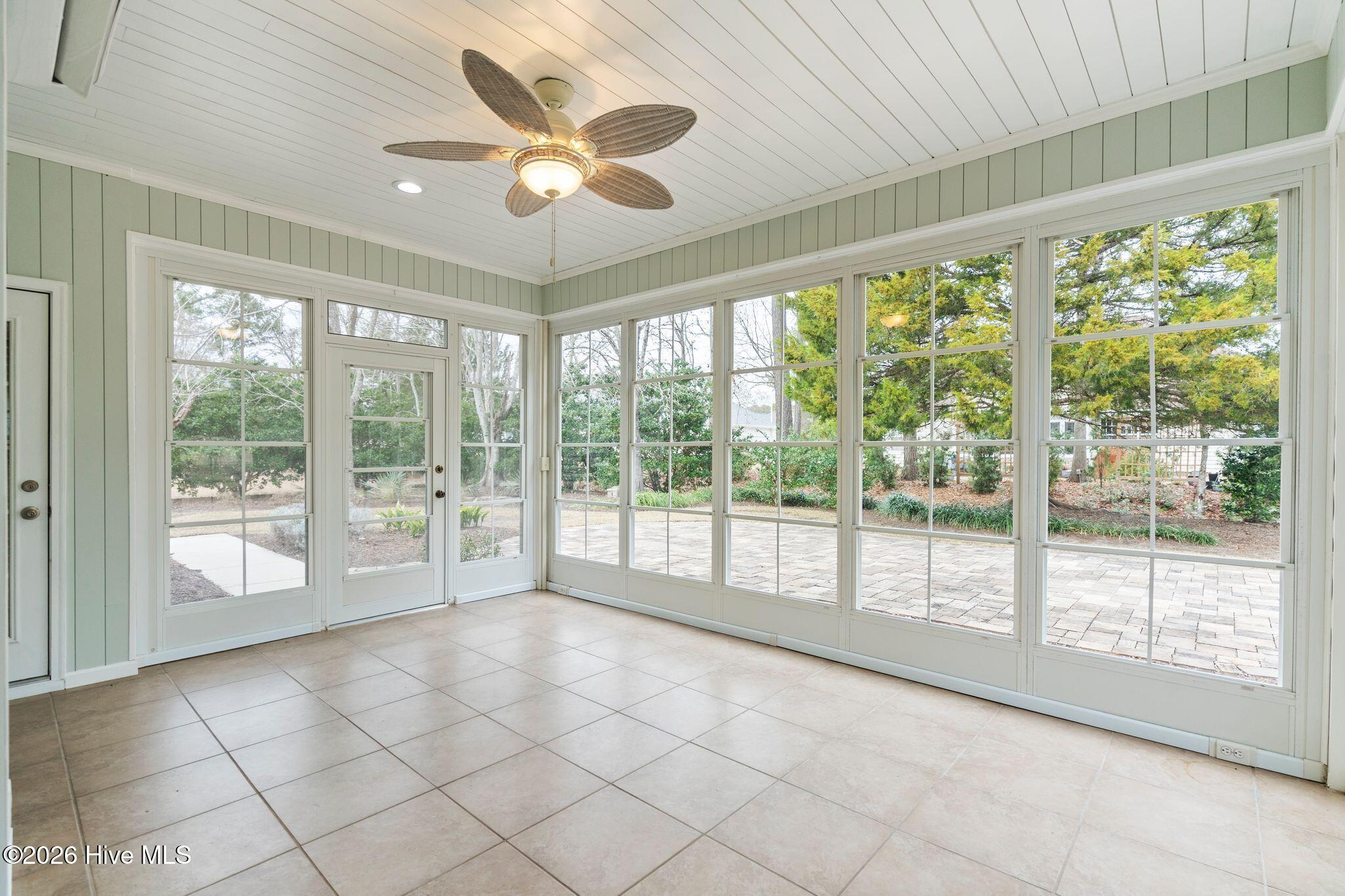 100552606 | Photo 34