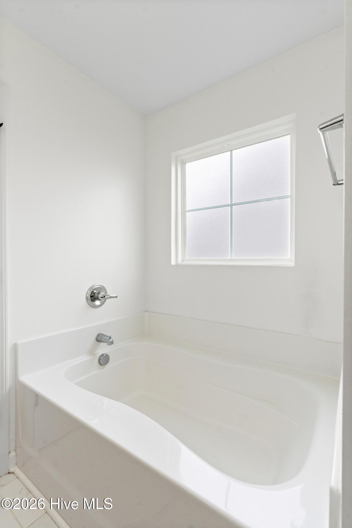 100548782 | Photo 21