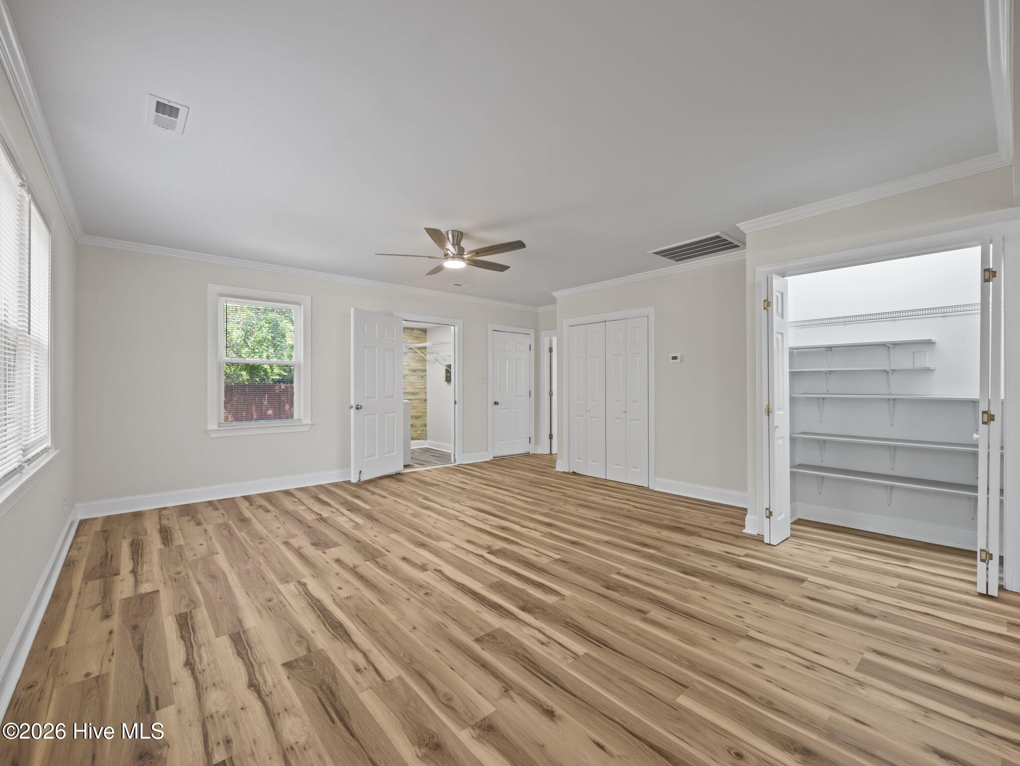 100568668 | Photo 22