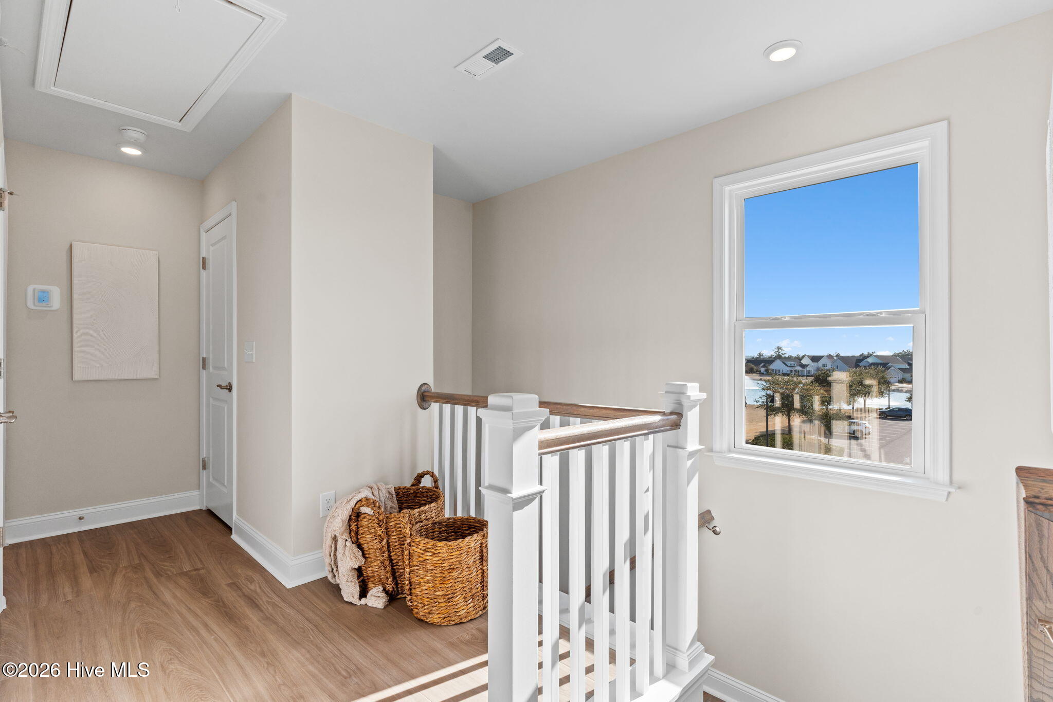 100560253 | Photo 23