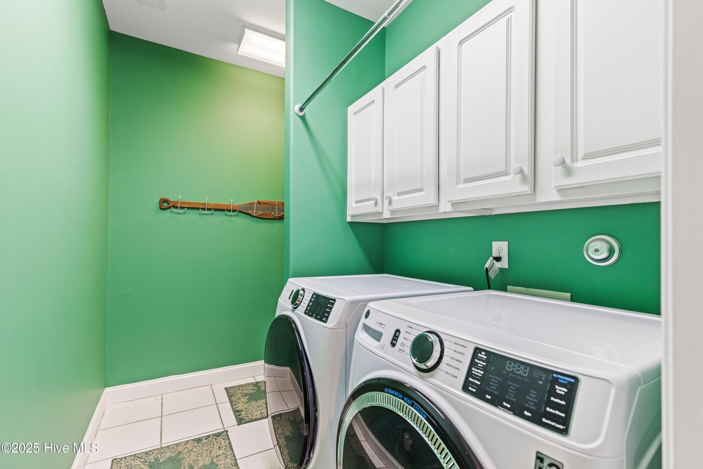 100536475 | Photo 36