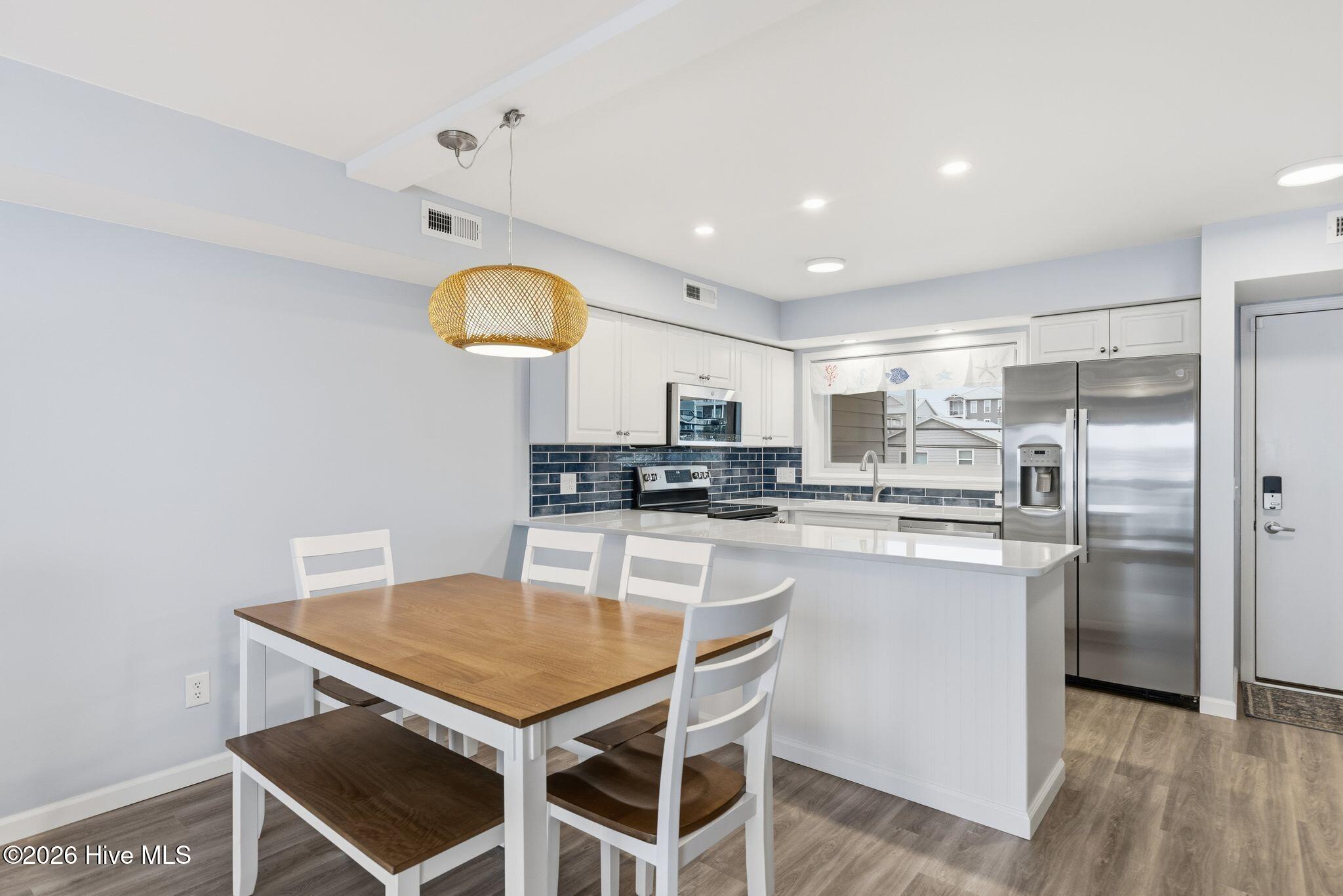 100553175 | Photo 14