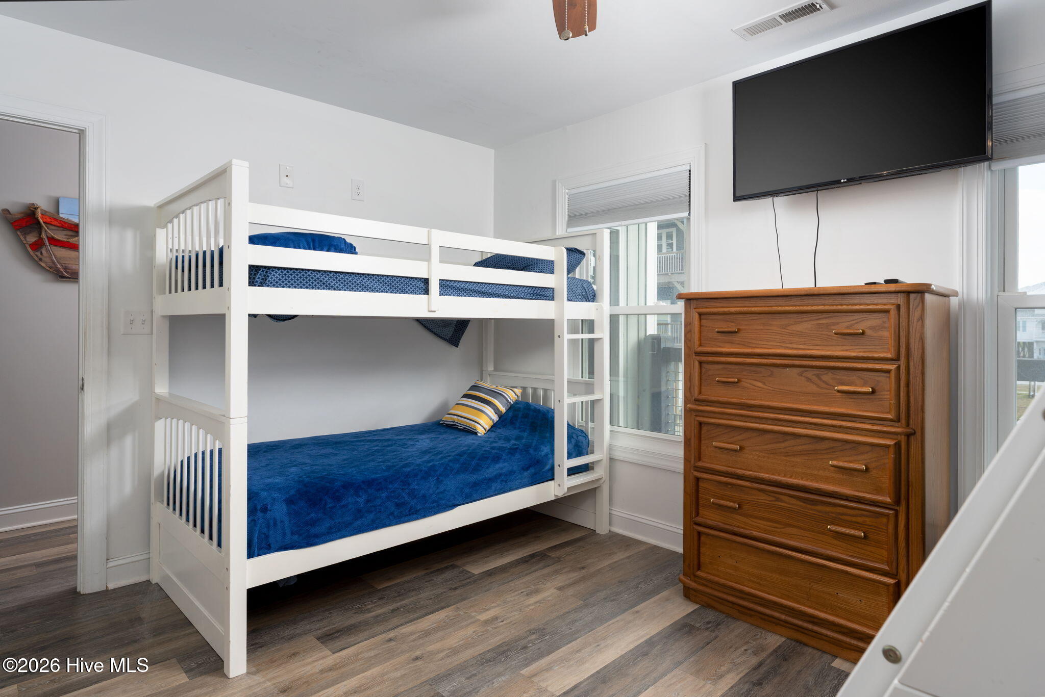 100560160 | Photo 32