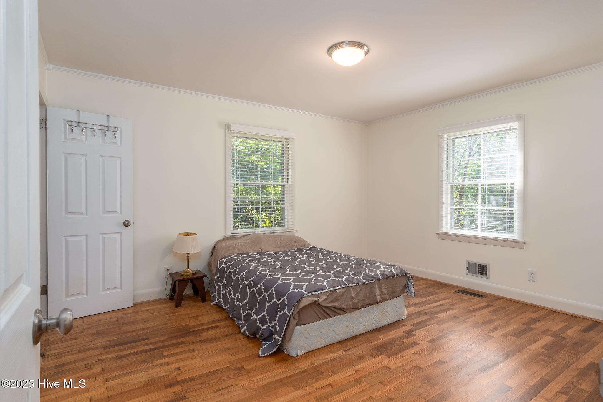 100529012 | Photo 22