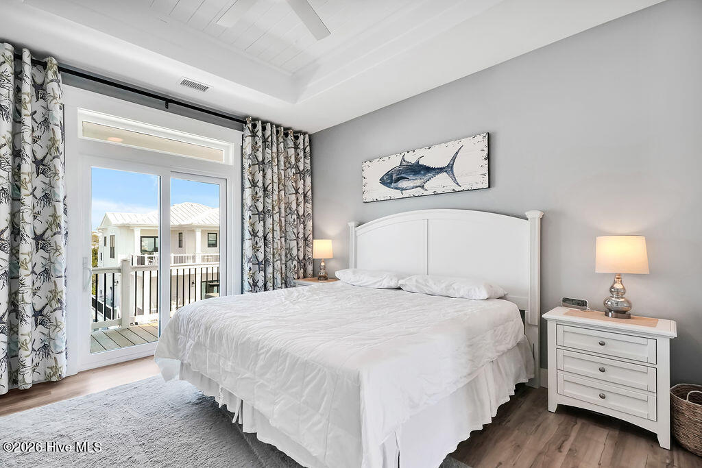 100560016 | Photo 40