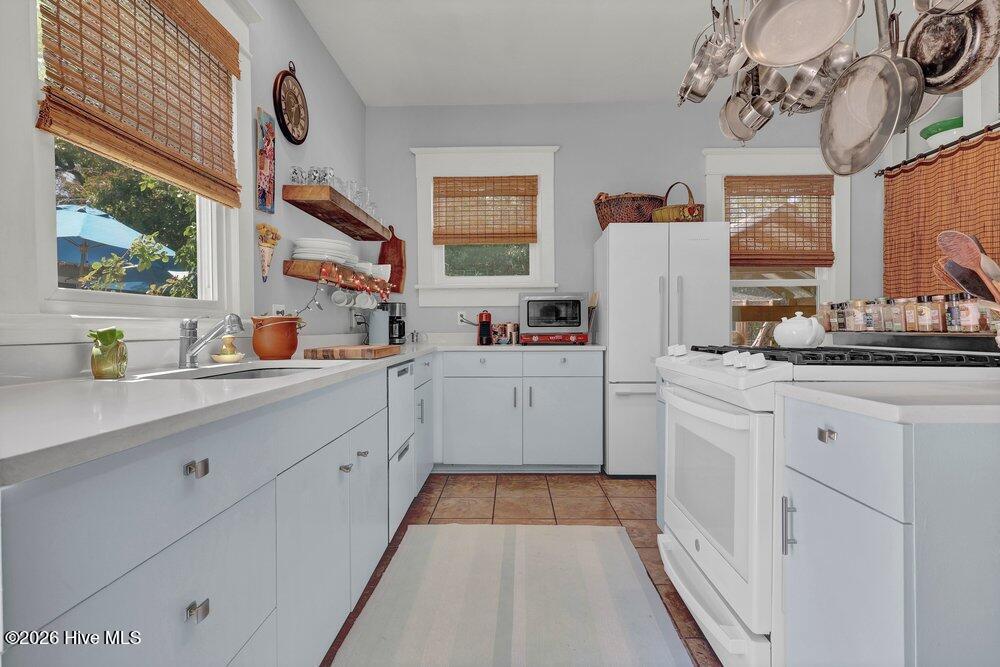 100566675 | Photo 16