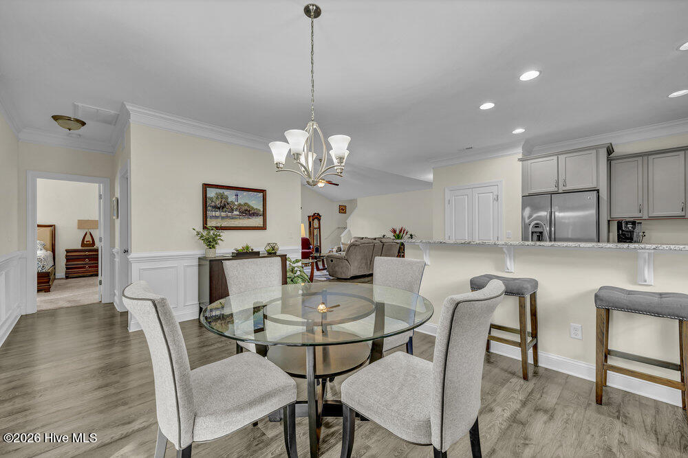 100554045 | Photo 14