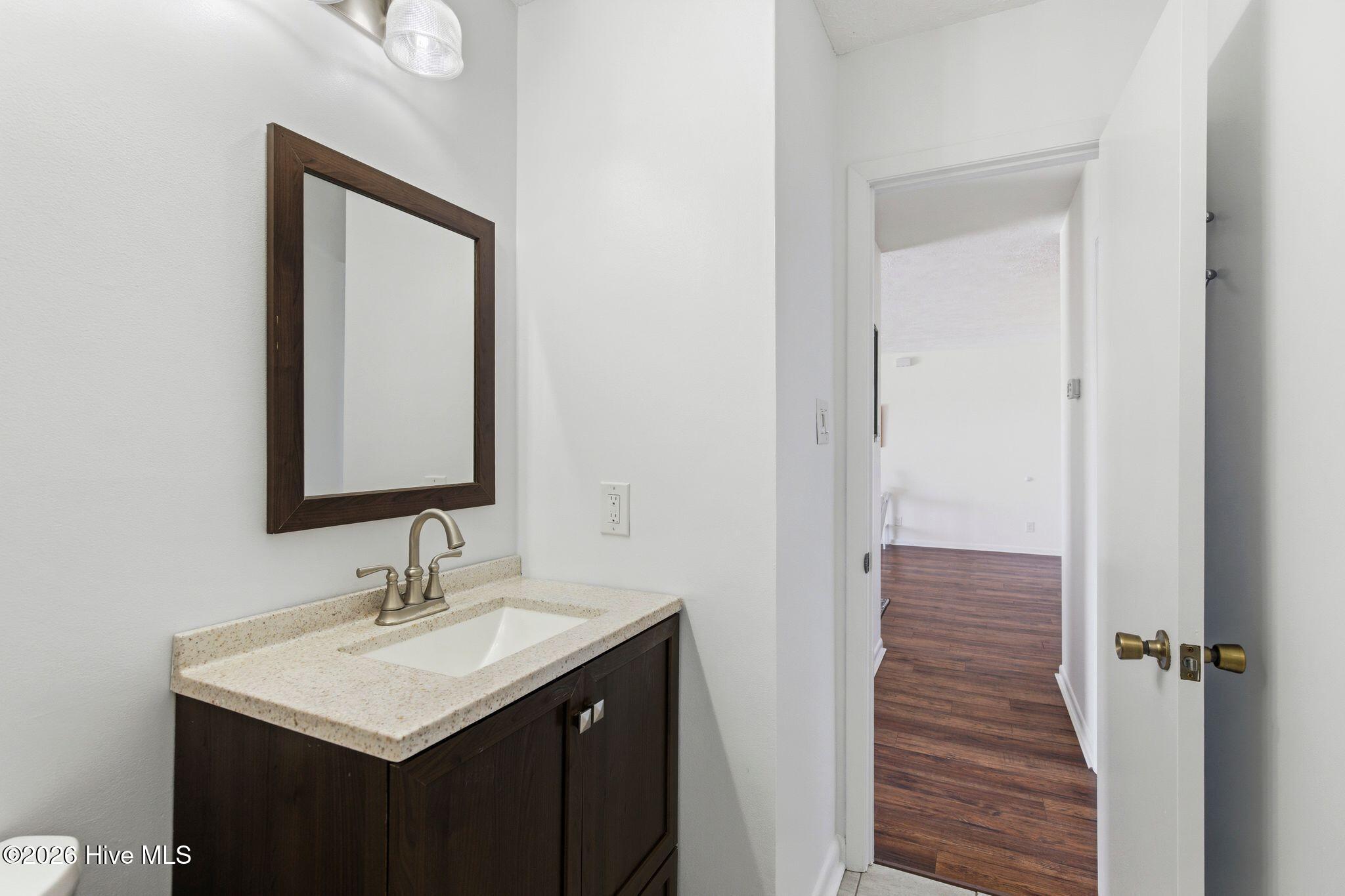 100568885 | Photo 32