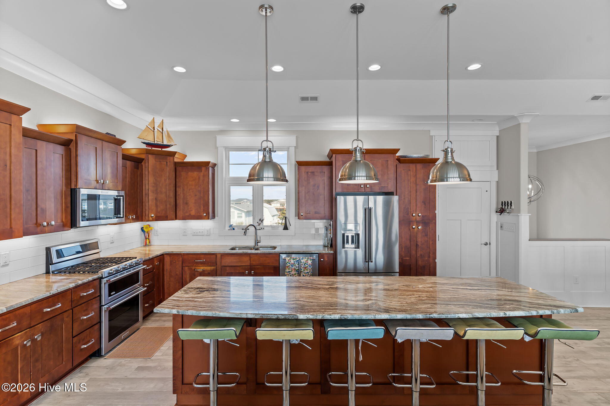 100554272 | Photo 20