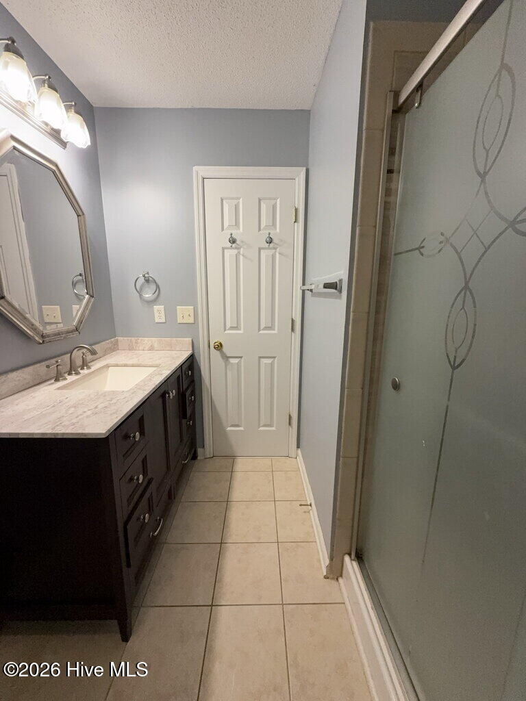 100551327 | Photo 12