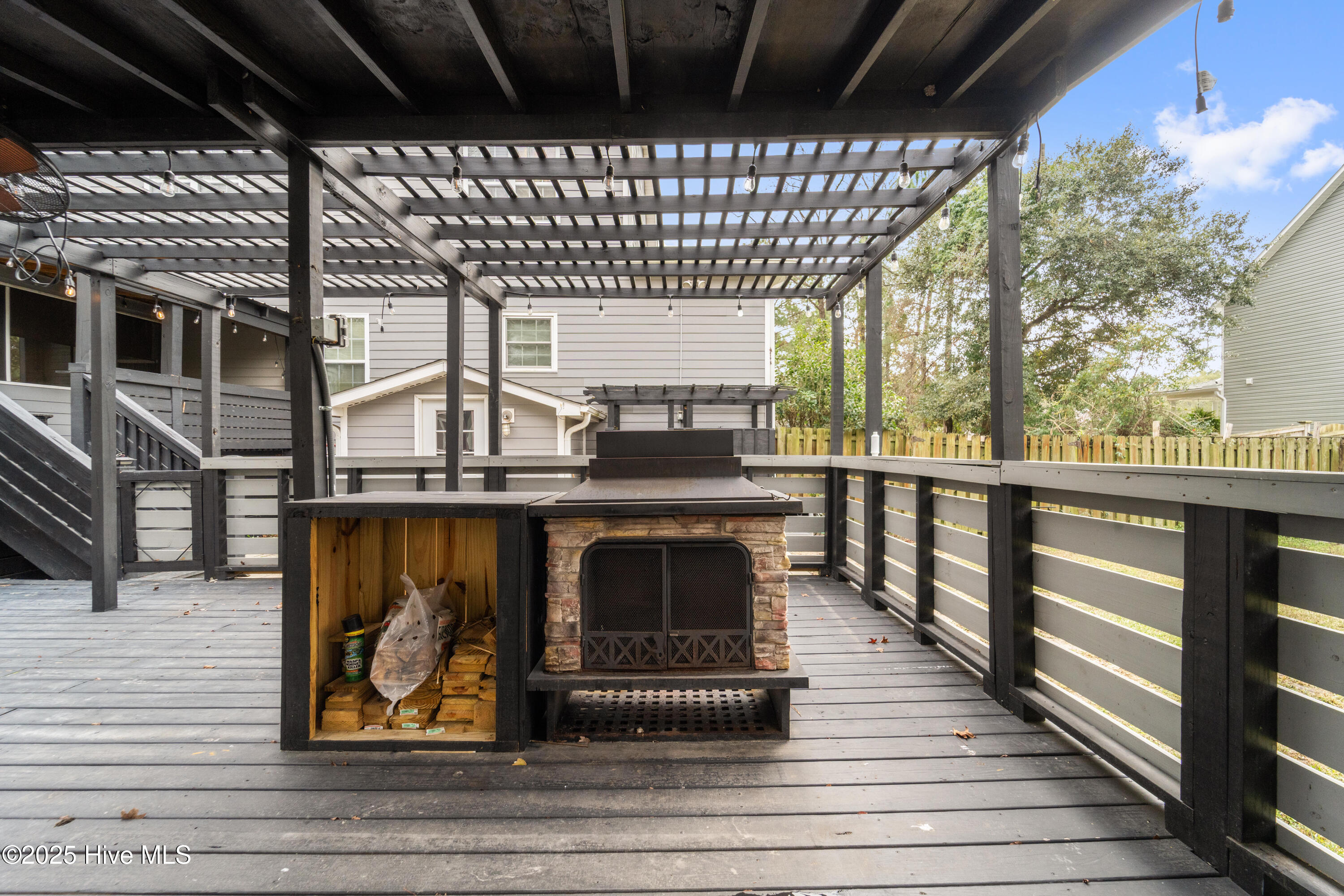 100544127 | Photo 86