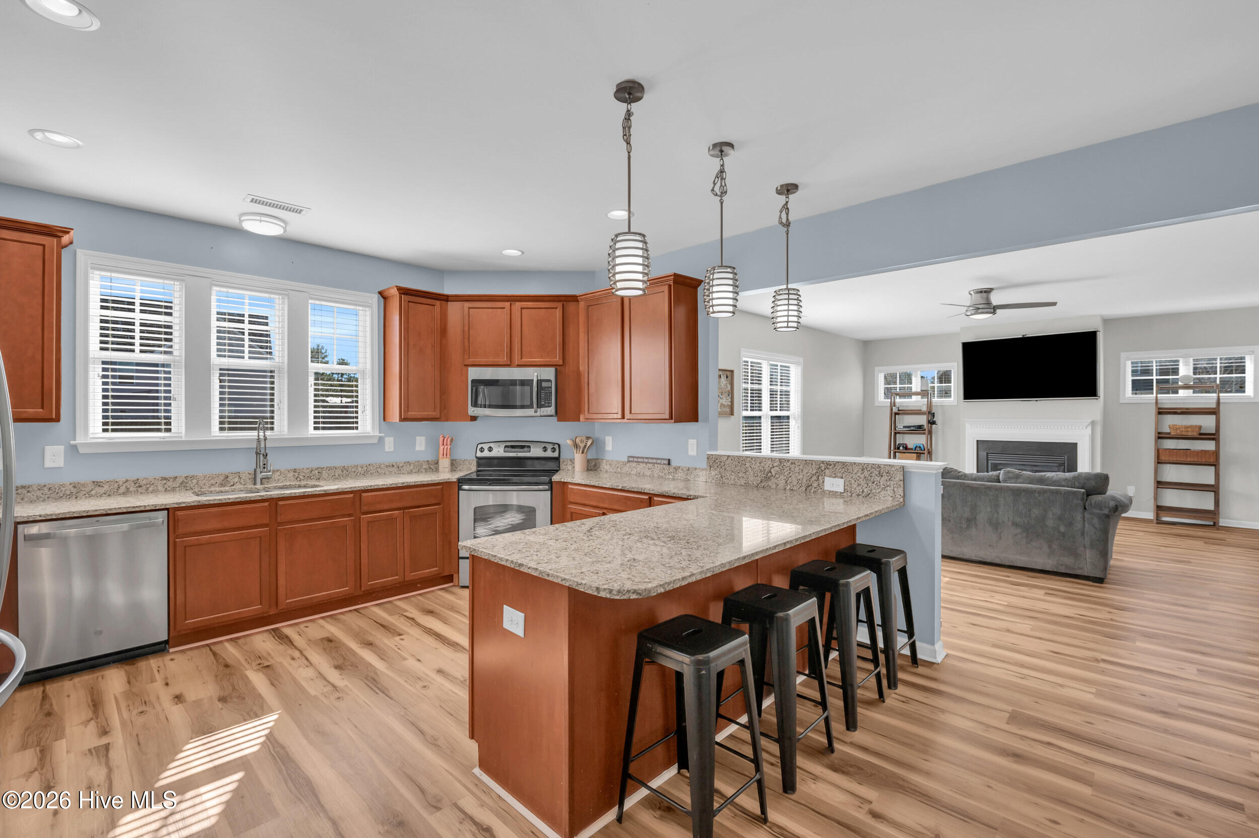 100550798 | Photo 15