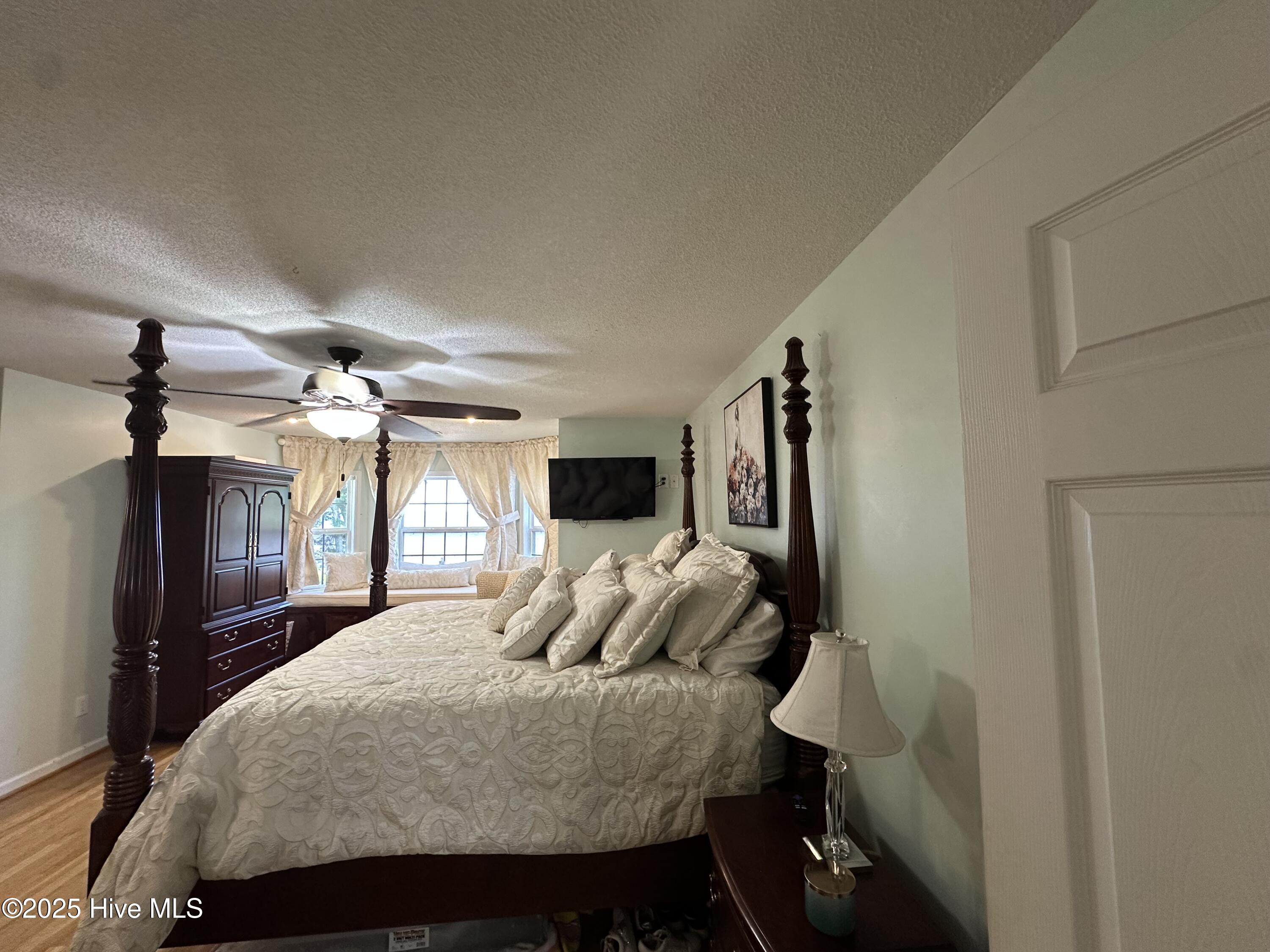 100514130 | Photo 121