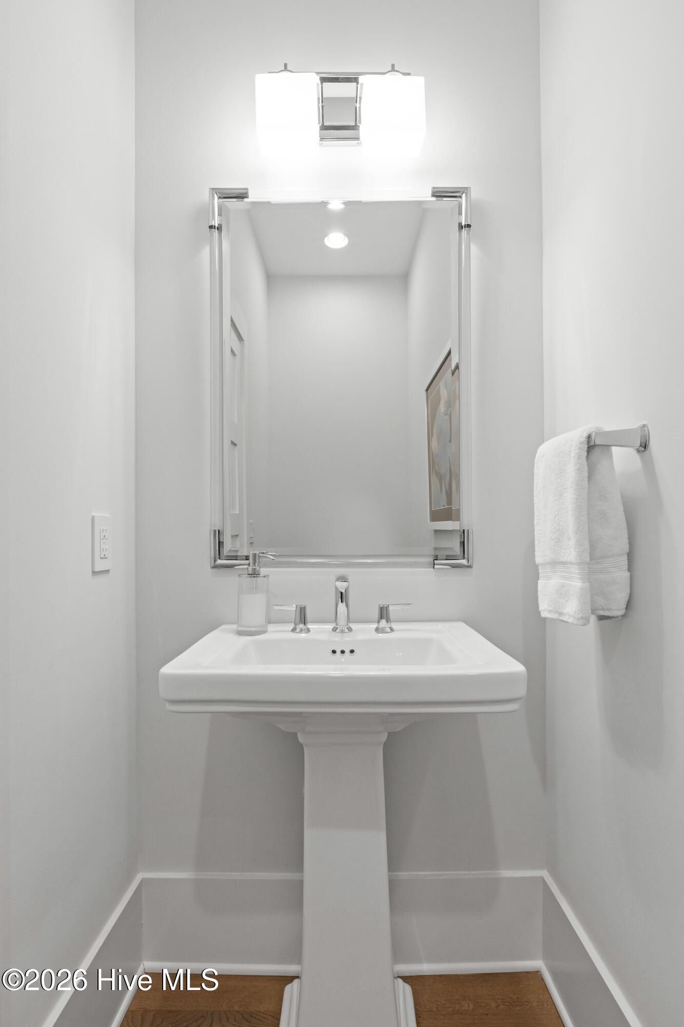 100556008 | Photo 47