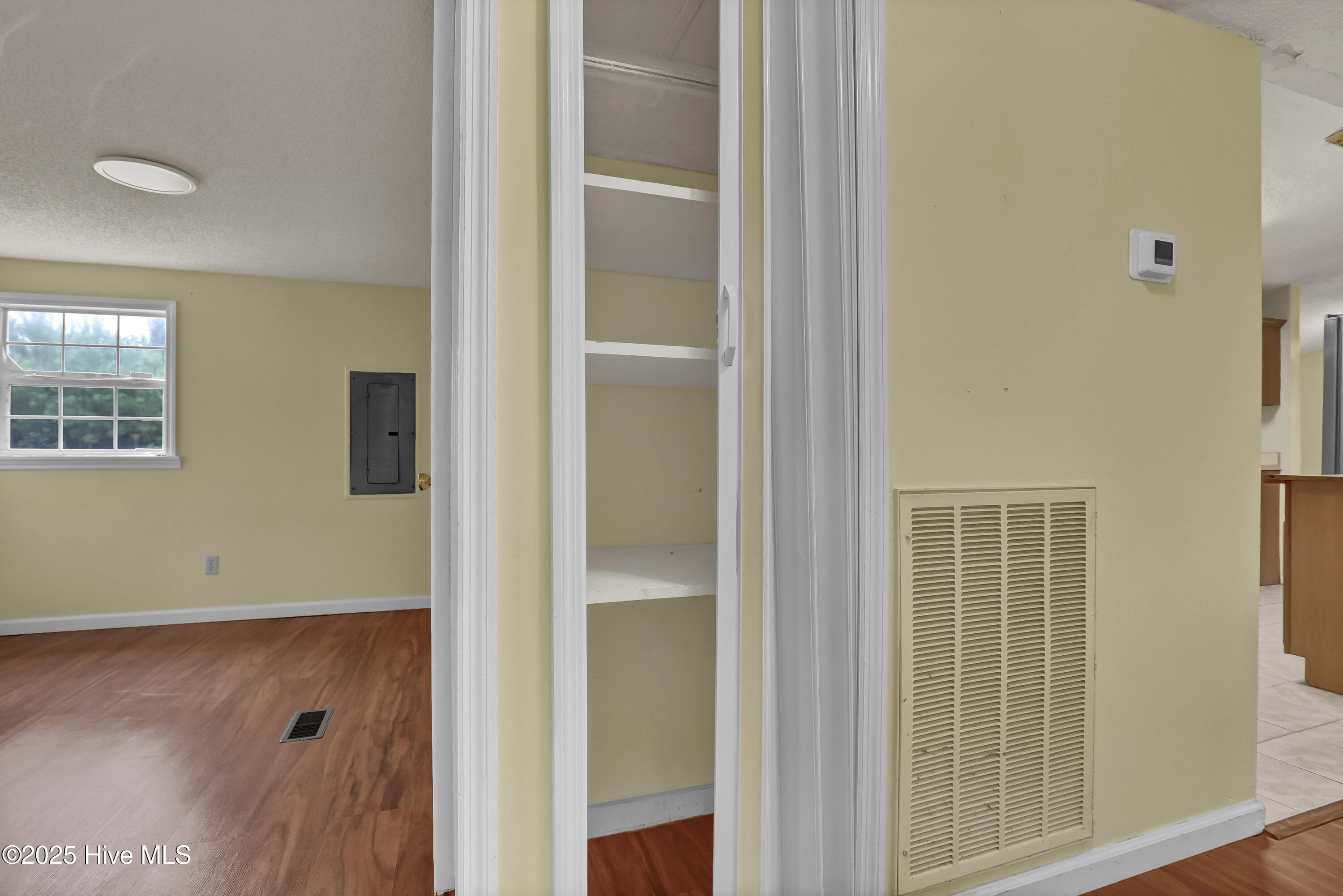 100567322 | Photo 20