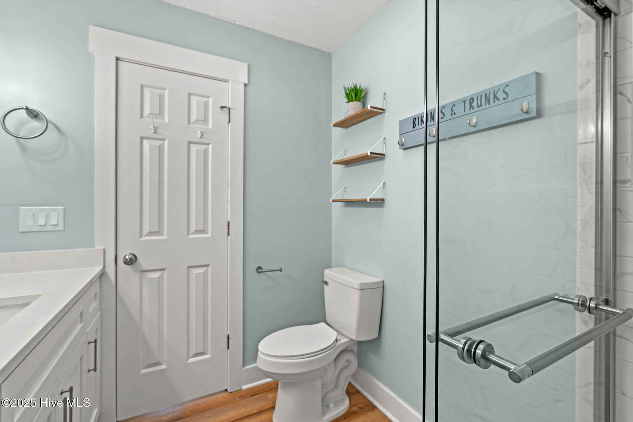 100540283 | Photo 37