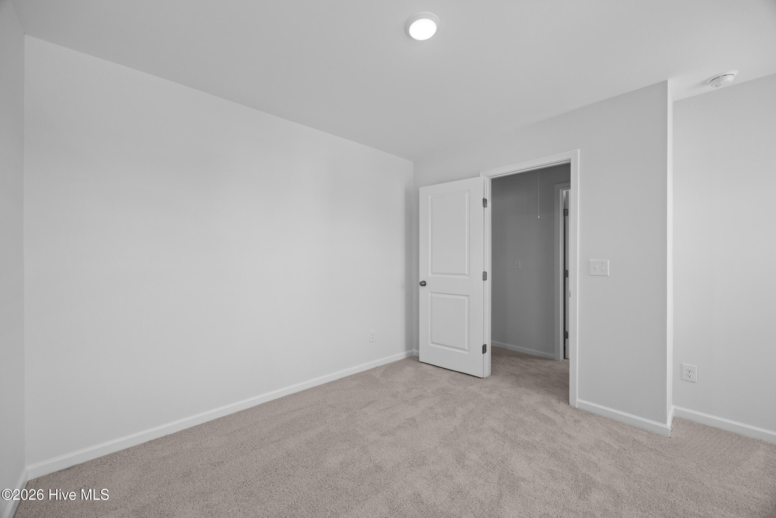 100547269 | Photo 48