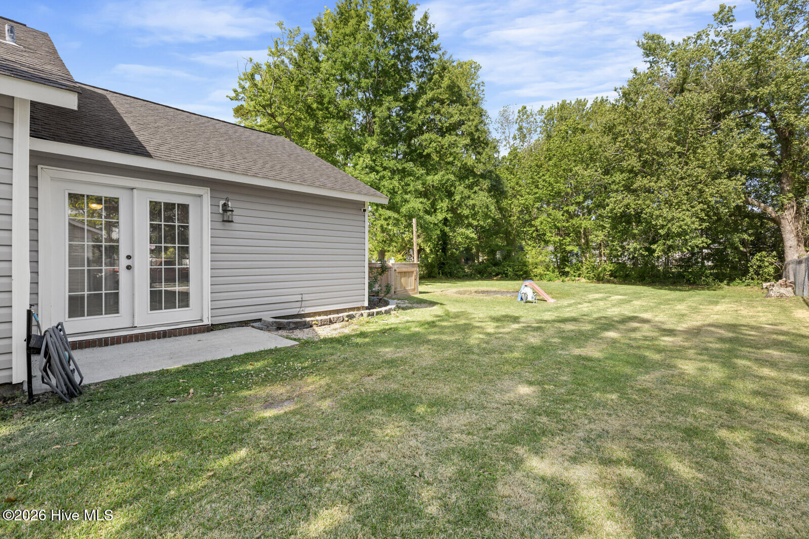 100569037 | Photo 25