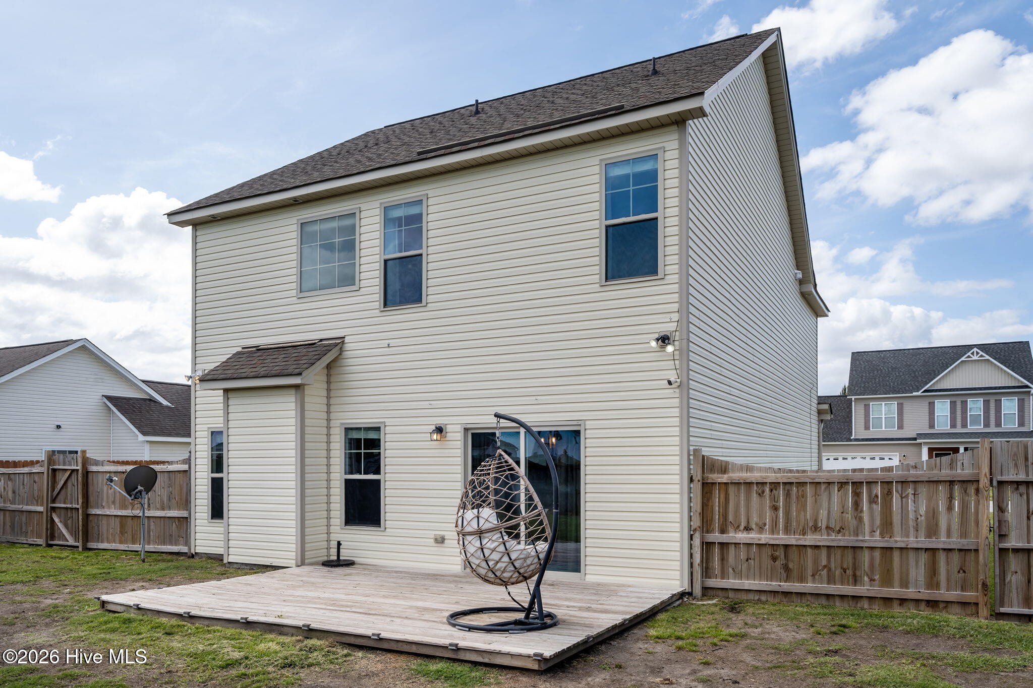 100567212 | Photo 38