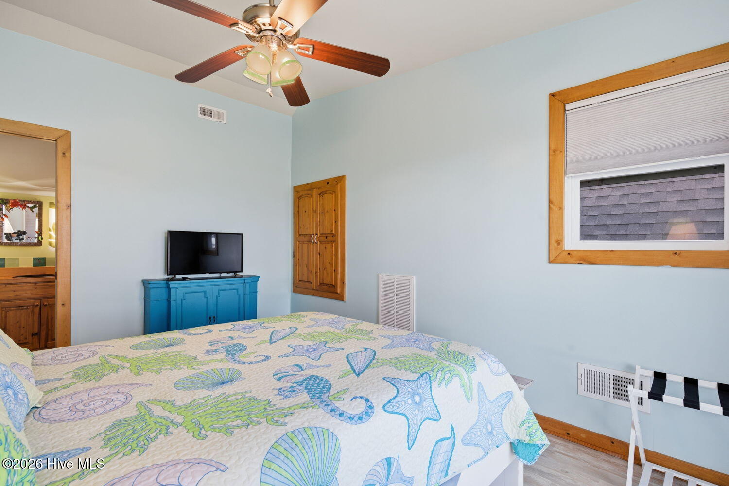 100555679 | Photo 49