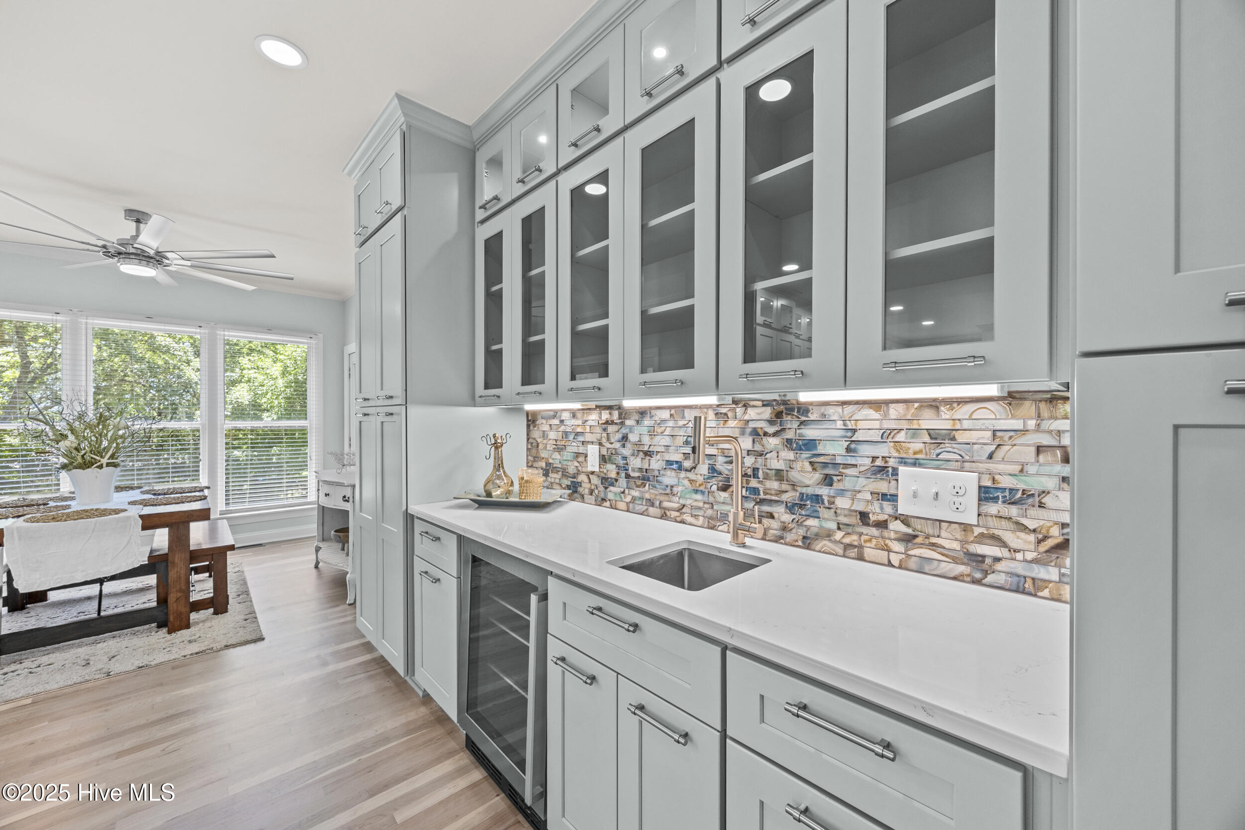 100519629 | Photo 19