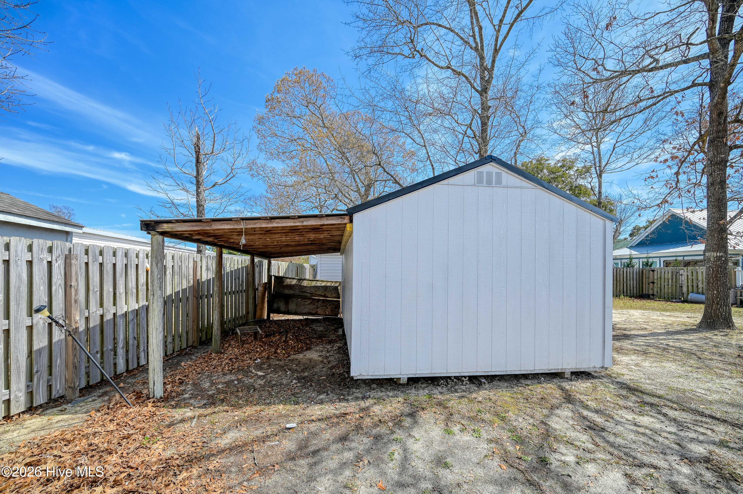 100557720 | Photo 40