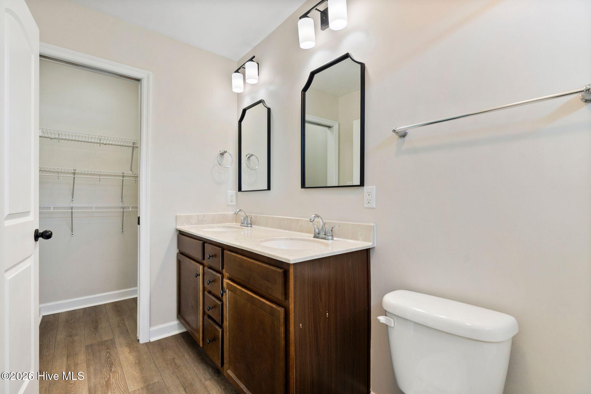 100559181 | Photo 19