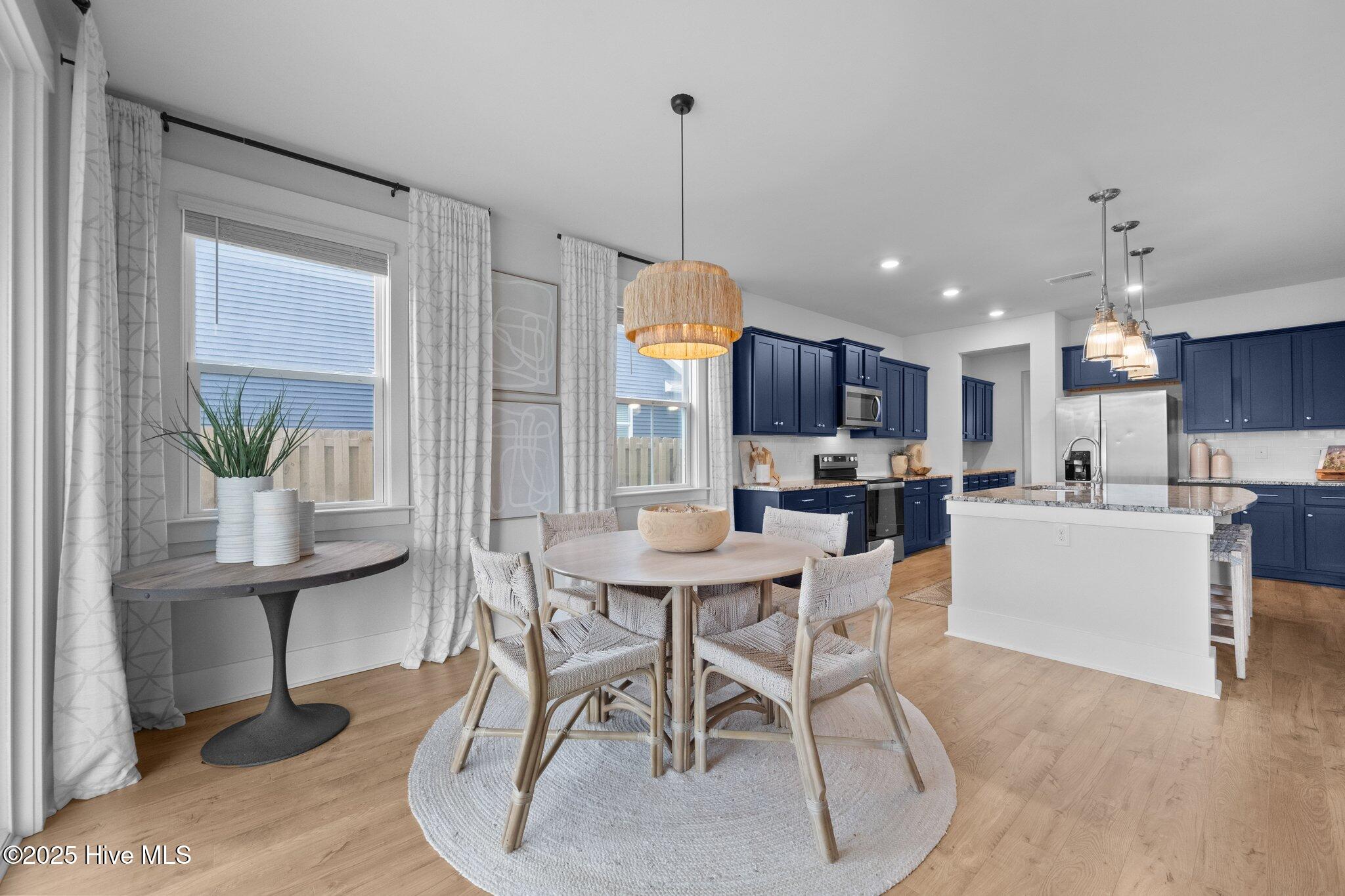 100540607 | Photo 11