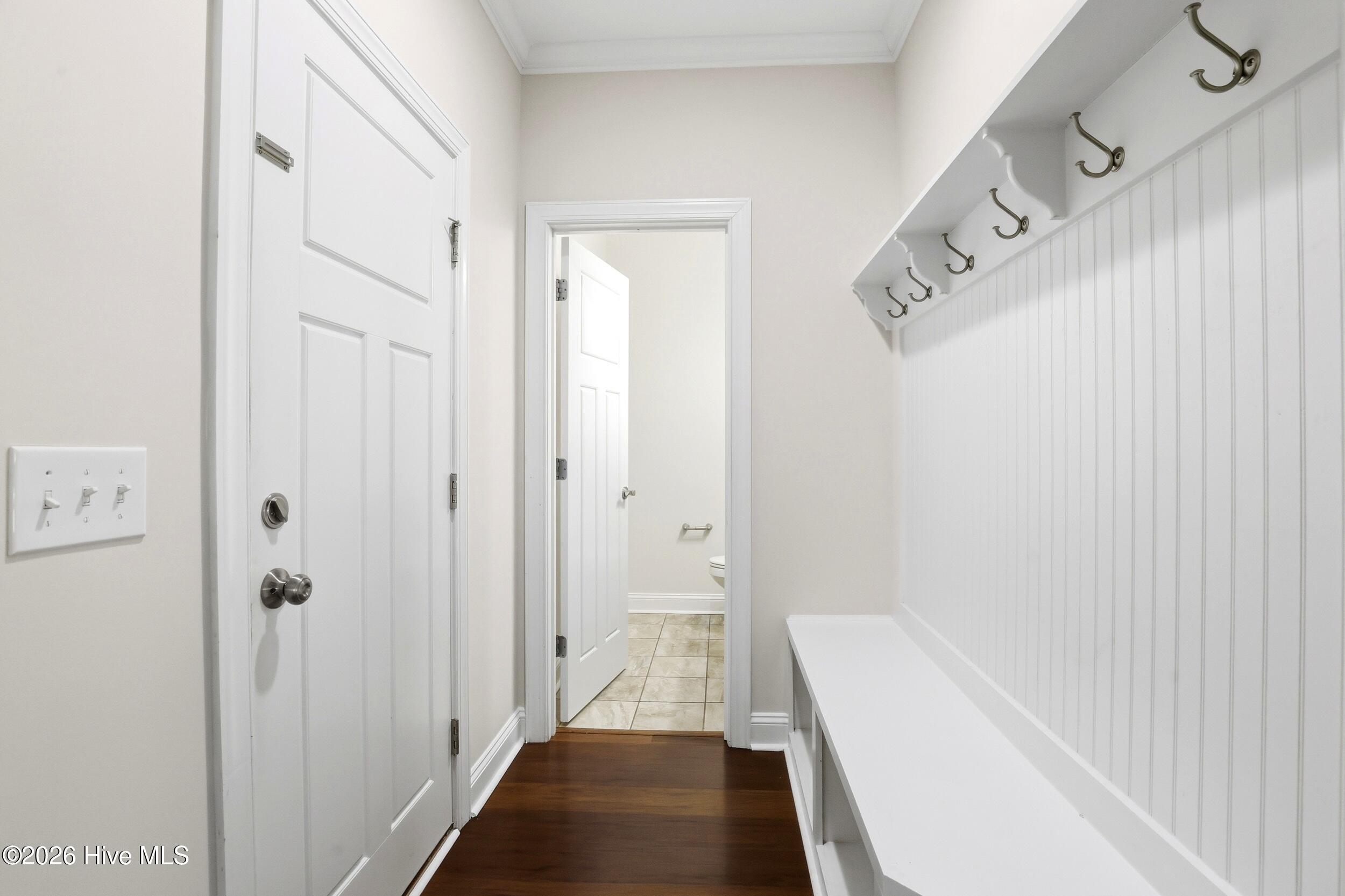 100569352 | Photo 45