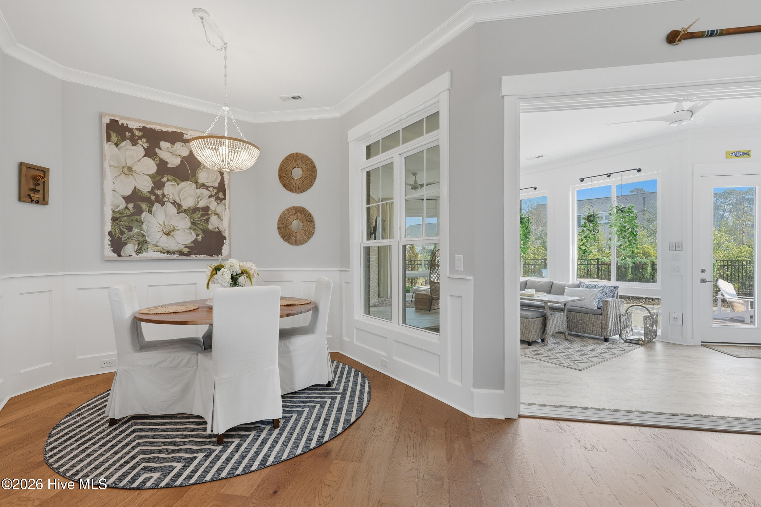 100567484 | Photo 21