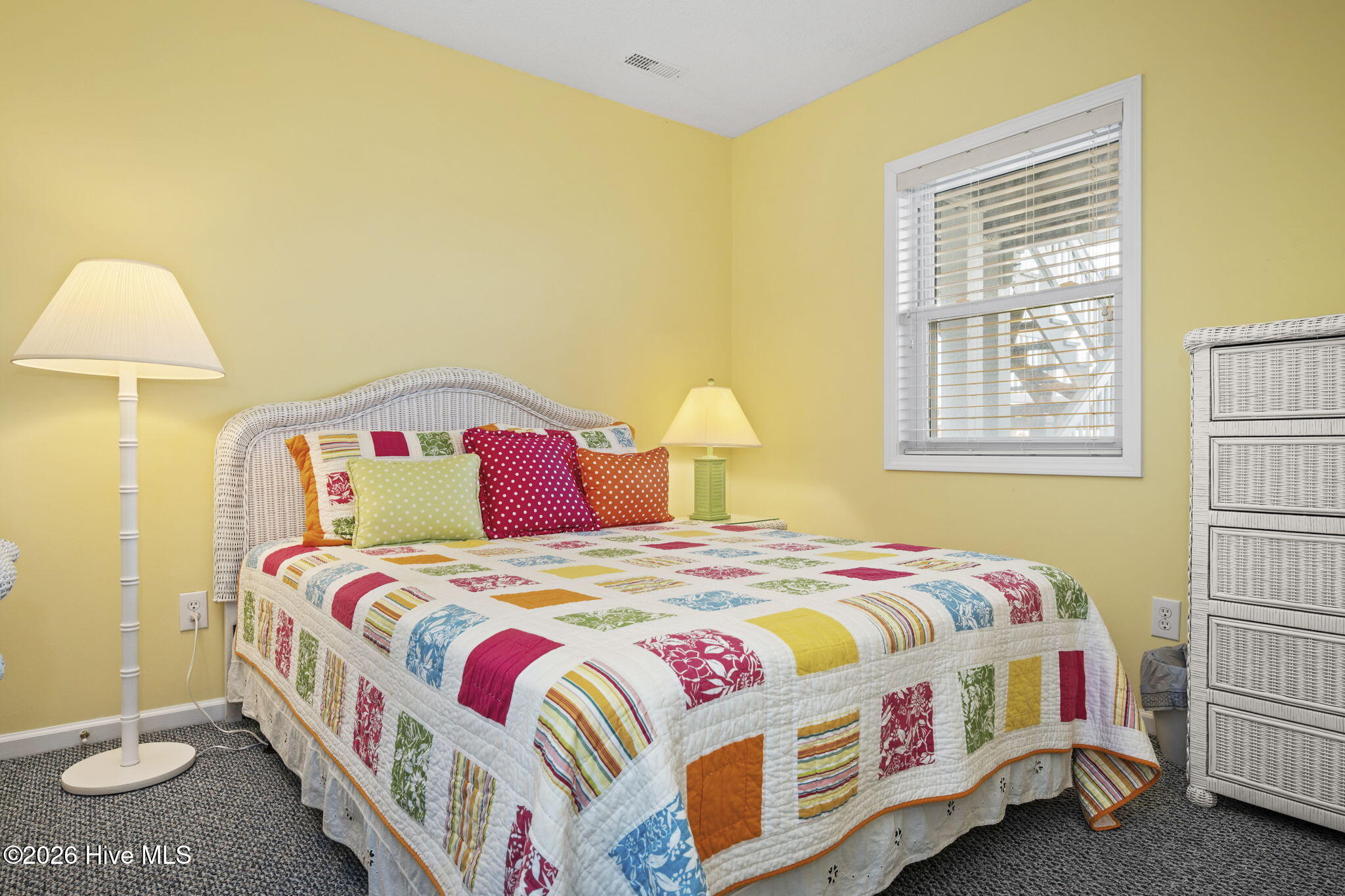 100566433 | Photo 33