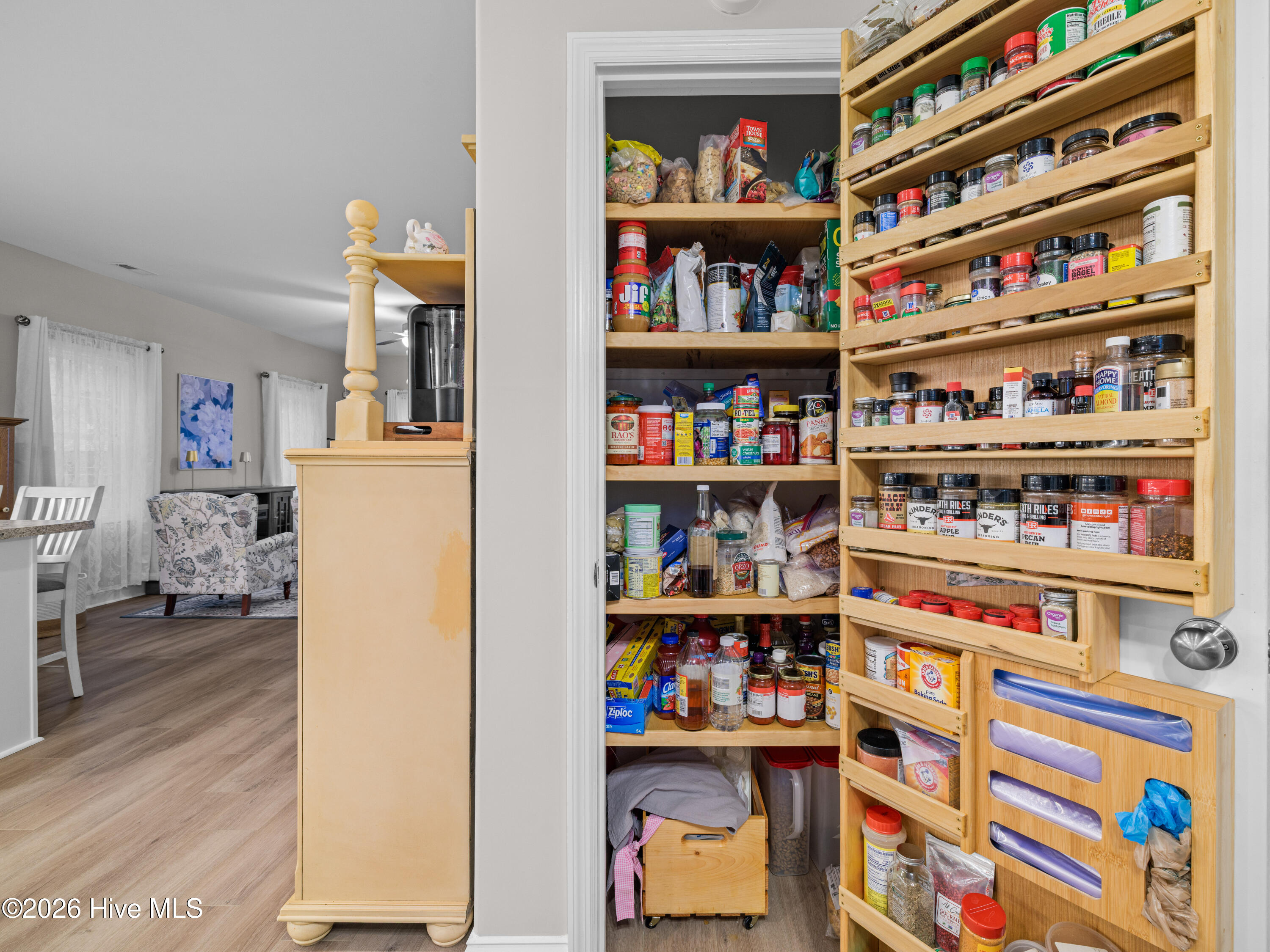 100549513 | Photo 24