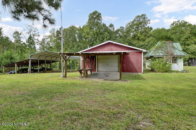 100546361 | Photo 33