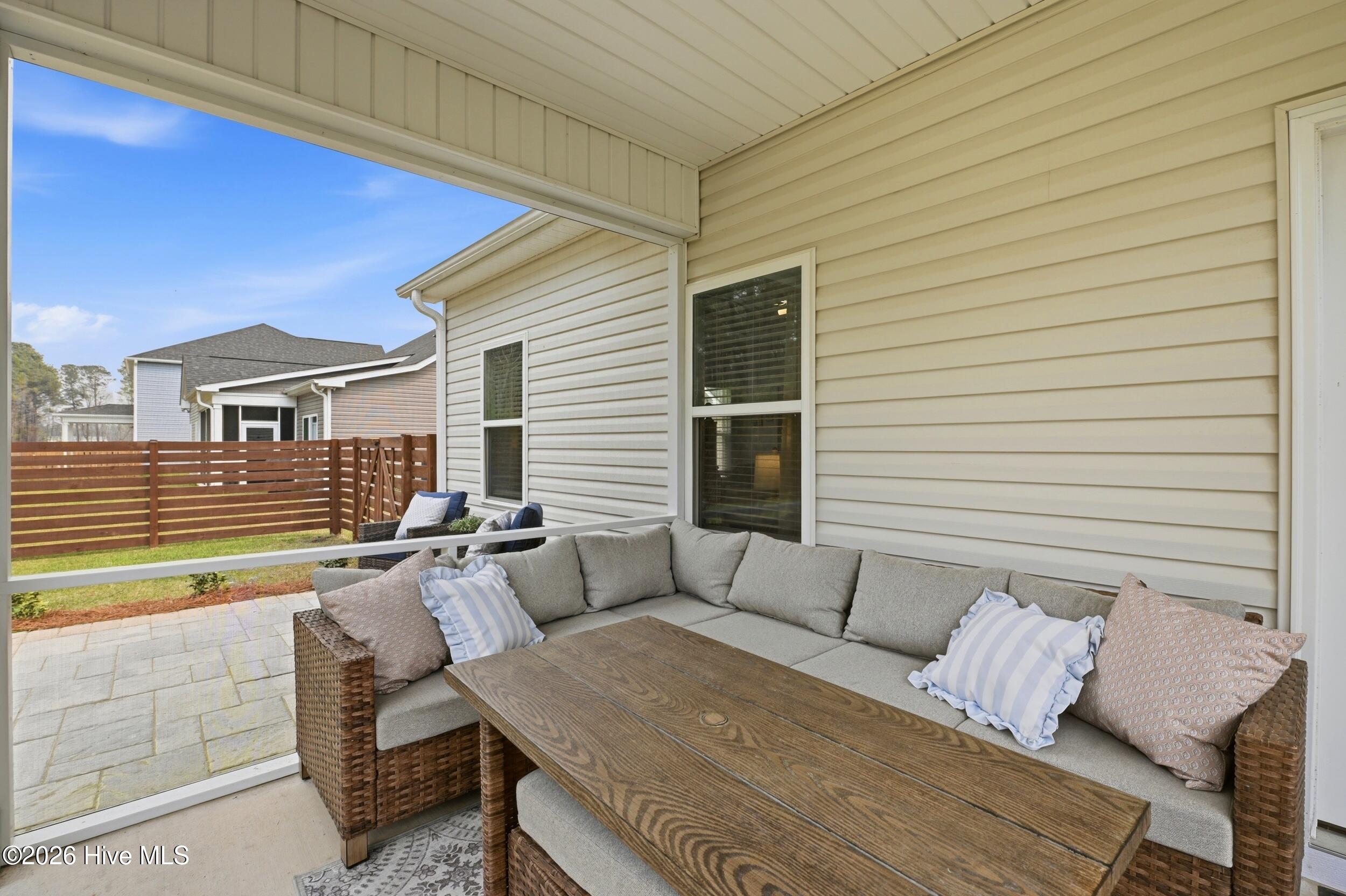 100562892 | Photo 38